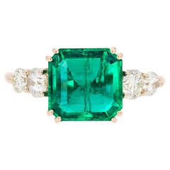 New French 2.48 Carats Emerald Diamonds 18 Karat Rose Gold Ring