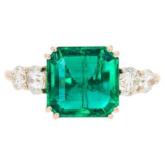 New French 2.48 Carats Emerald Diamonds 18 Karat Rose Gold Ring