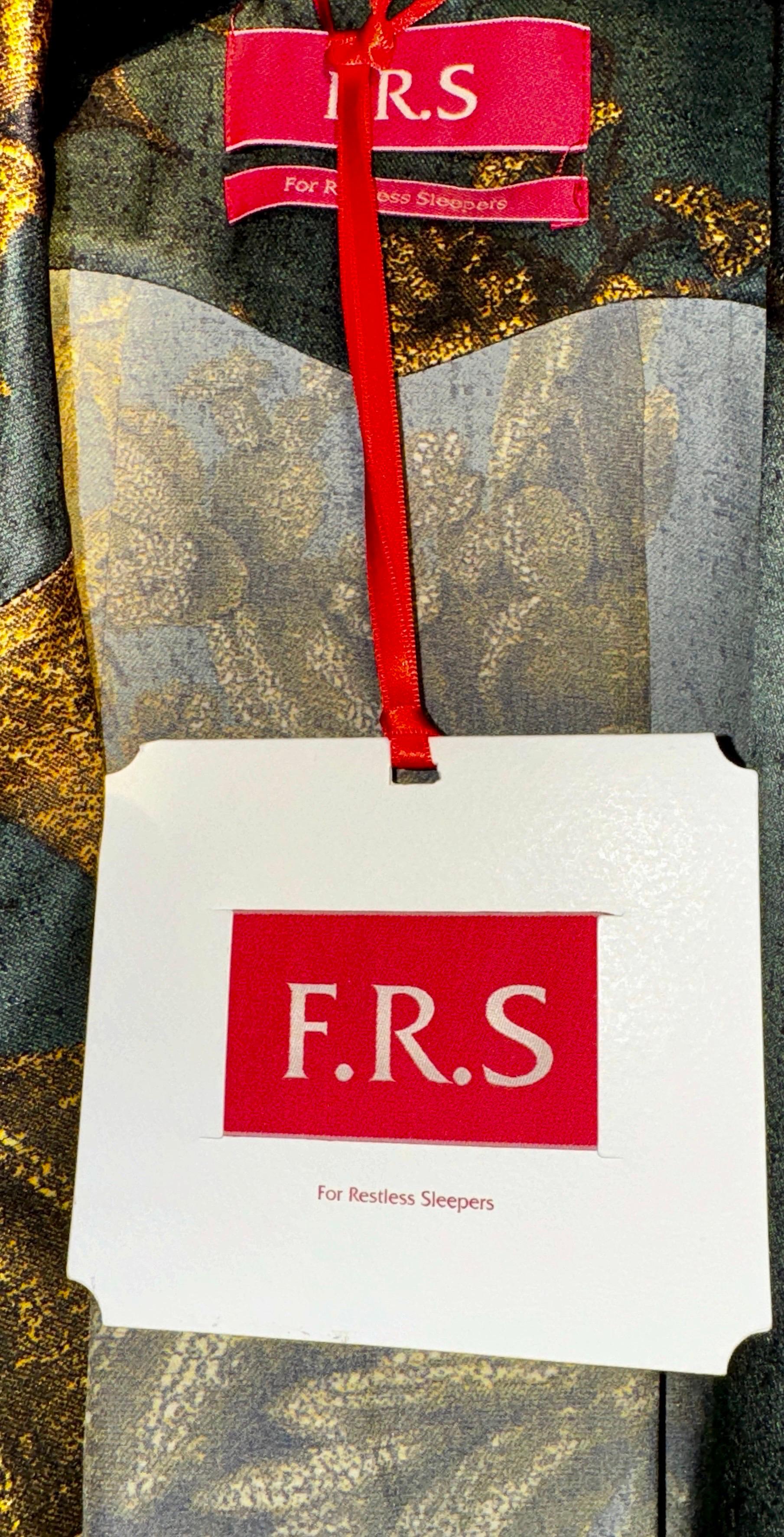 F.R.S for Restless Sleepers FRS - Robe-coat en soie dorée et verte M en vente 2
