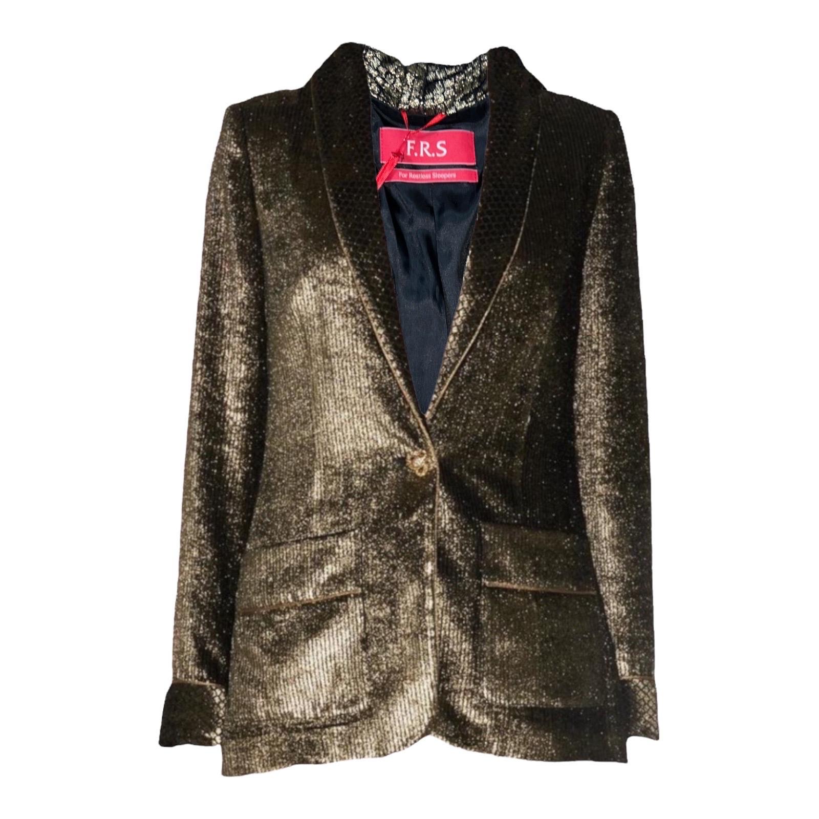 A stunning metallic antique-gold silky velvet evening tuxedo suit by FOR RESTLESS SLEEPERS FRS

F.R.S tuxedo jacket is cut in a tailored fit, finished with velvet borders. The loose-fit silhouette with a crystal-encrusted button in snake-design
