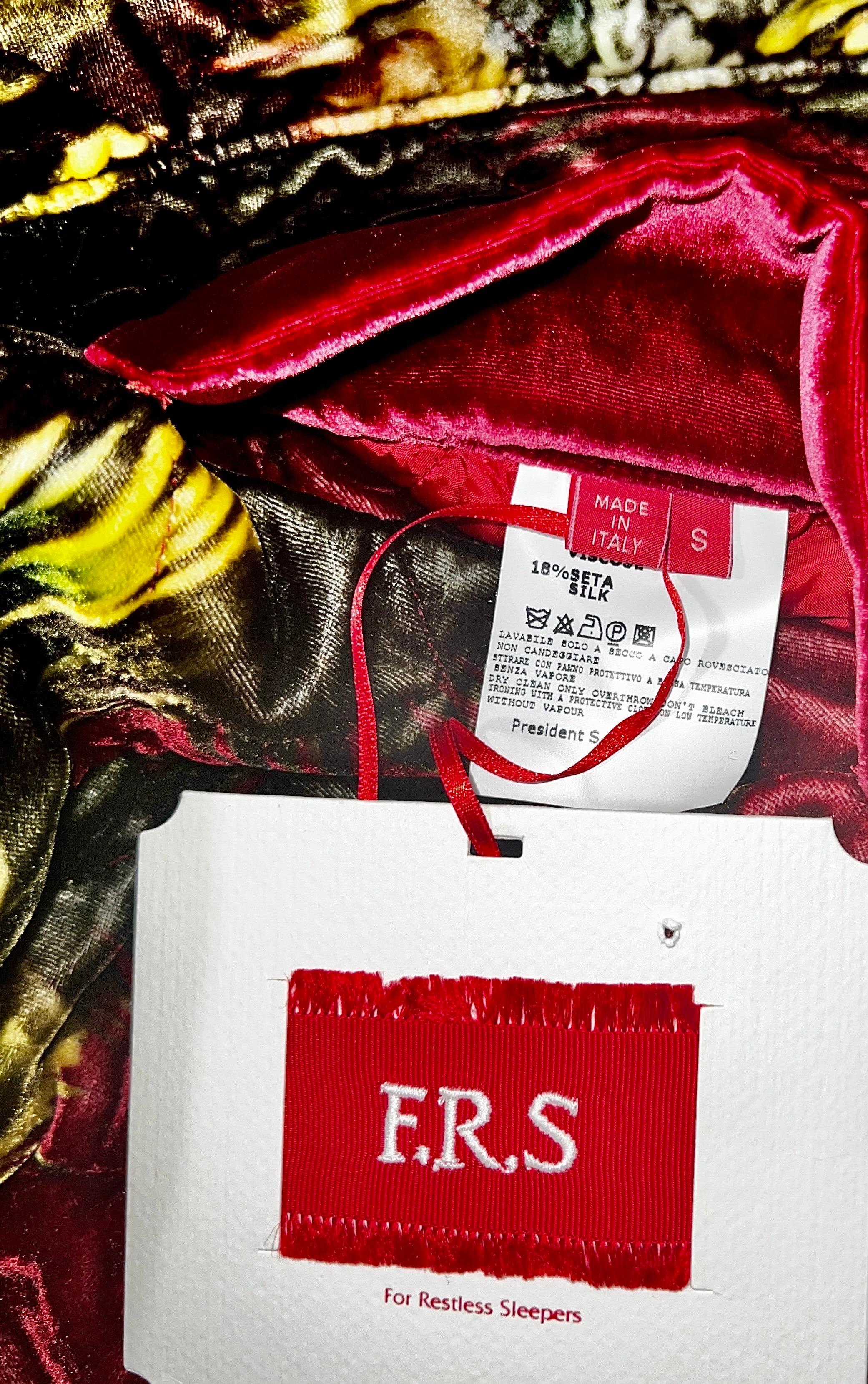 F.R.S for Restless Sleepers FRS Jungle Silk Velvet Robe ANNABEL'S LONDON S en vente 6