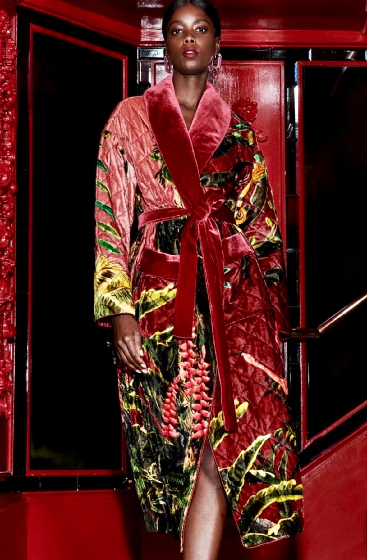 F.R.S for Restless Sleepers FRS Jungle Silk Velvet Robe ANNABEL'S LONDON S en vente 7
