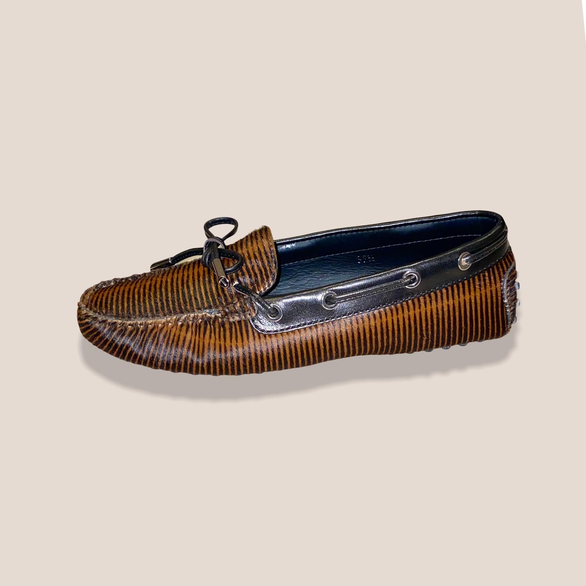 AMAZING

RARE RARE RARE

LIMITED EDITION TOD’S MOCCASINS LOAFERS


DETAILS:

Tod’s Gommini Driving Shoes
A signature piece that will last you for years
From an exclusive and limited real fur collection 
Hand-sewn
Gommino sole
Made in Italy
The Tod‘s