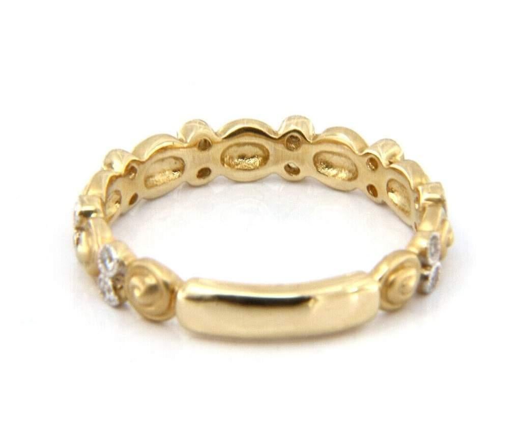 Round Cut New Gabriel & Co. Diamond Station Matte Swirl Band Ring in 14K Yellow Gold For Sale
