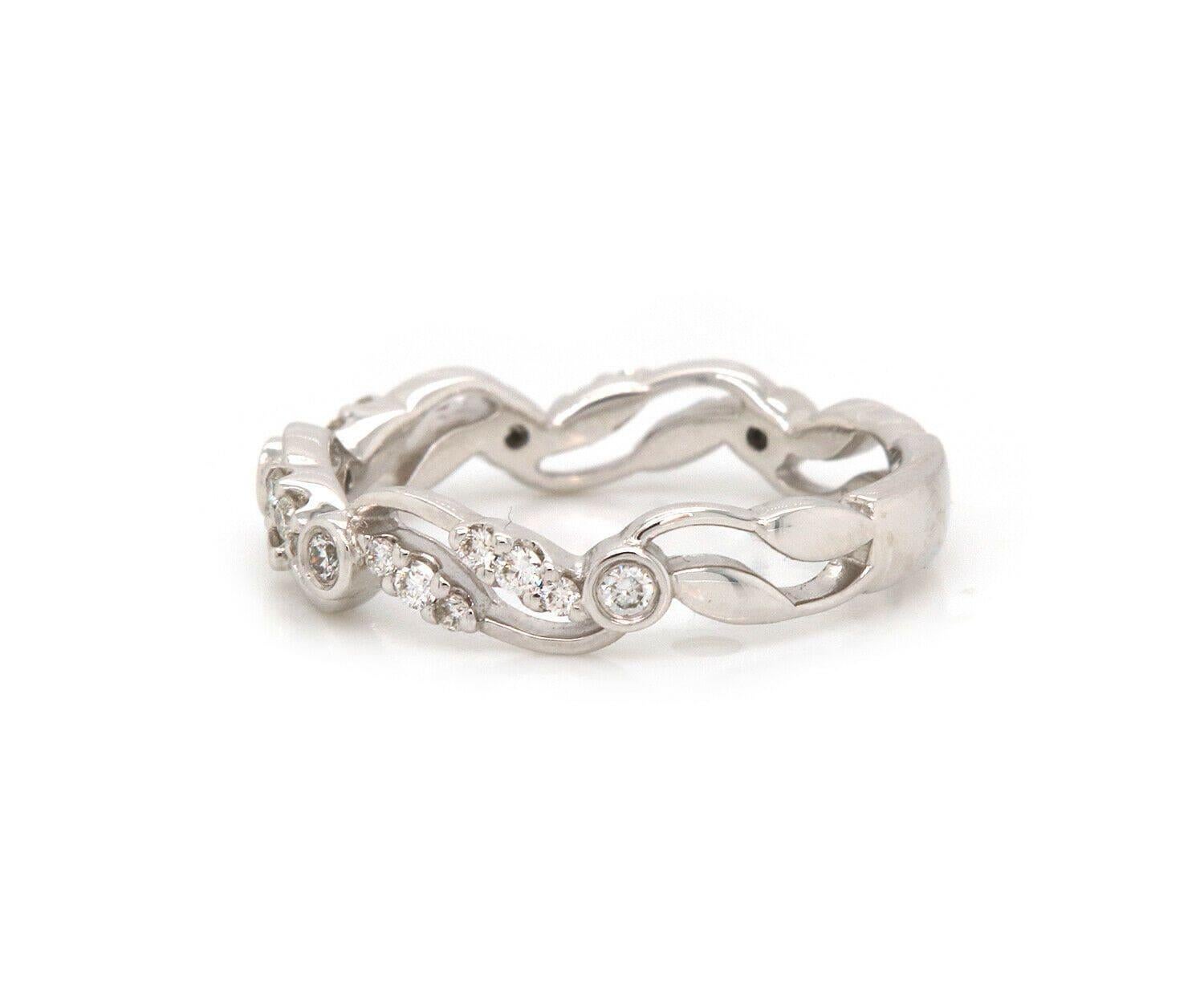 New Gabriel & Co. Diamond Wave Band Ring in 14K

Gabriel & Co. Diamond Chain Link Band Ring
14K White Gold
Diamonds Carat Weight: Approx. 0.27ctw
Clarity: SI2
Color: G – H
Band Width: Approx. 3.00 MM
Ring Size: 6.25 (US)
Weight: Approx. 2.80