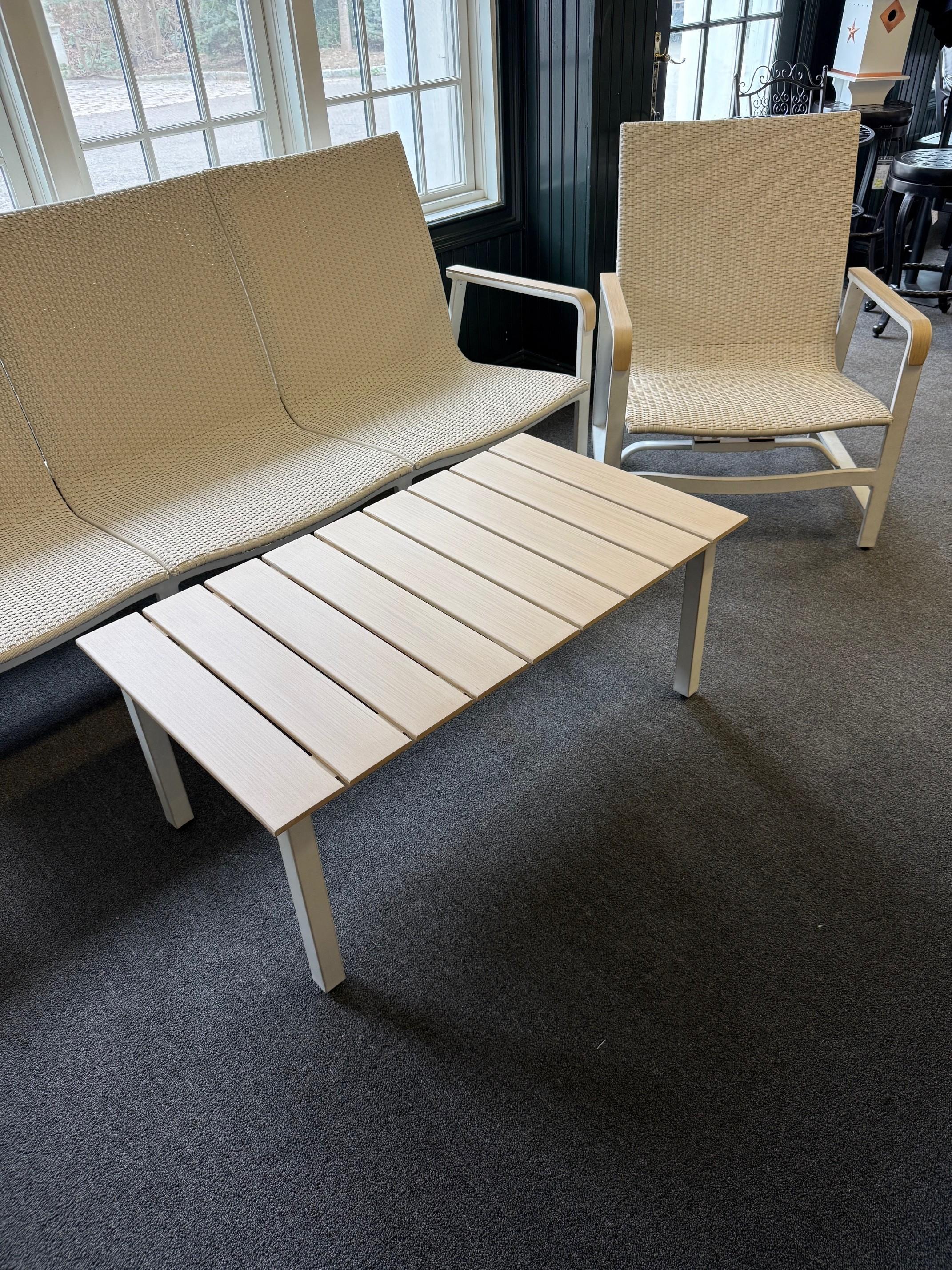 Nuevo Conjunto de exterior Gensun Casual Ventura de 5 piezas de aluminio fundido y mimbre en venta 5