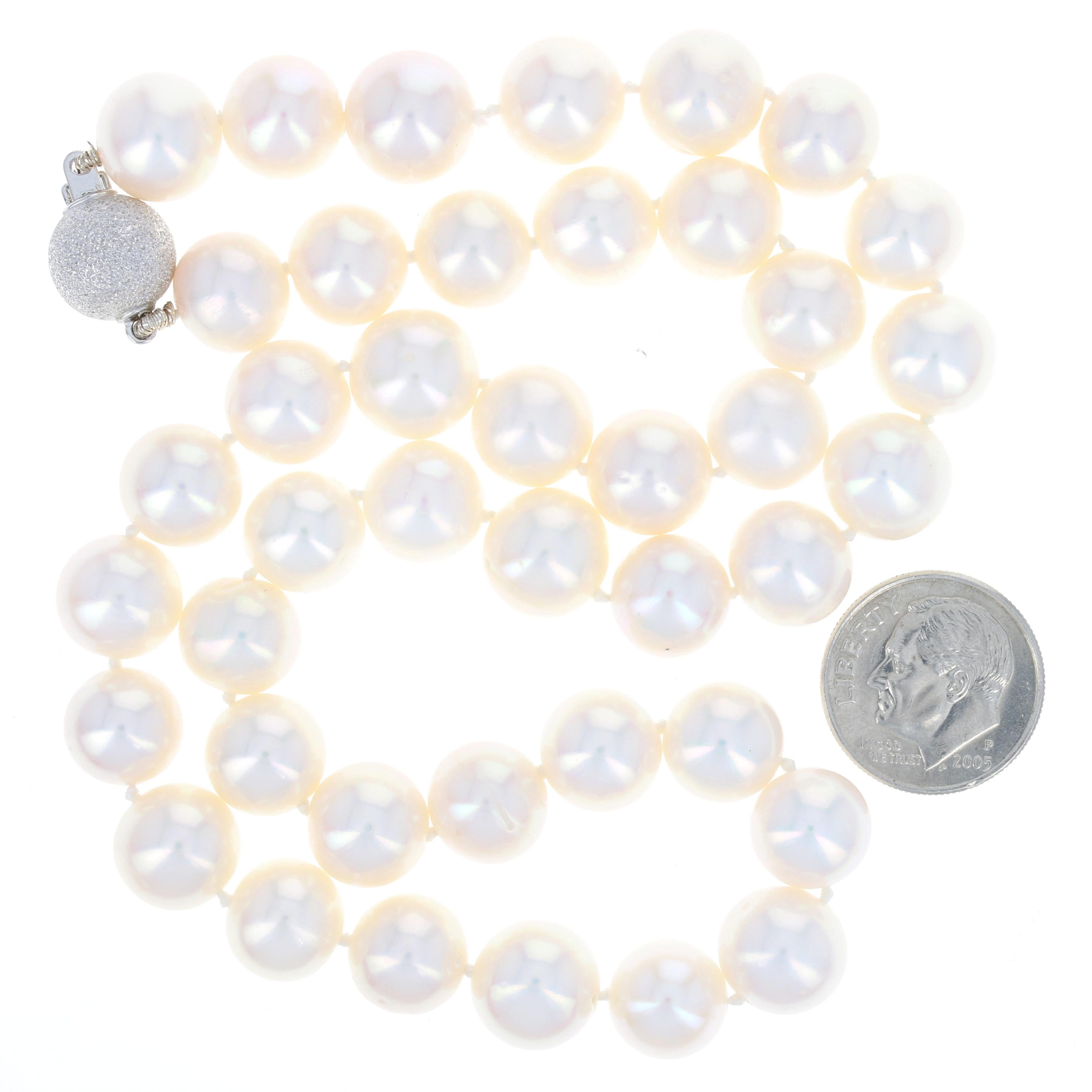 Halskette mit echtem Perlenstrang, Verschluss aus 14k Weißgold mit gebürsteten Perlen Damen im Angebot