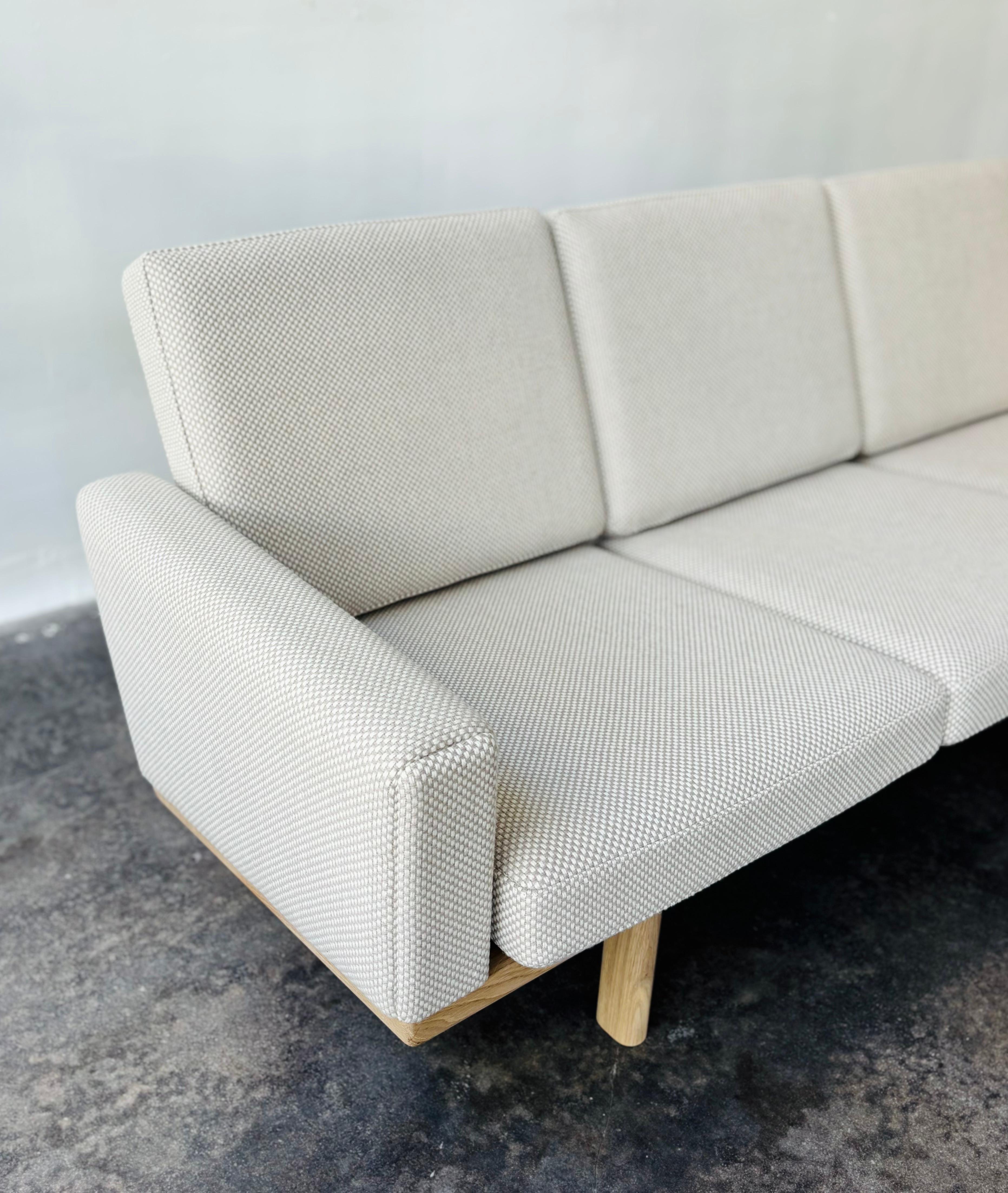 Scandinavian Modern New Getama GE236 Sofa 3-Seater, Original Hans Wegner produced in 2023 For Sale