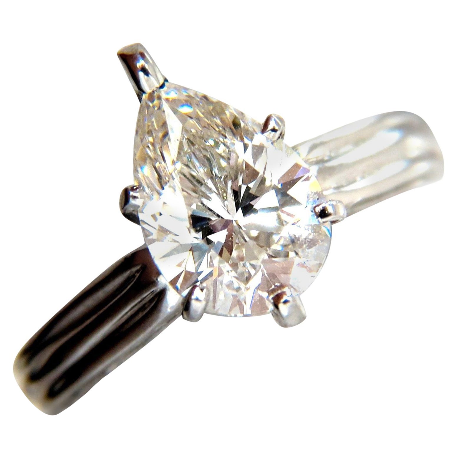 New GIA 2.00Carat Pear Brilliant Diamond Ring I / Si-1 Solitaire Class Platinum* For Sale