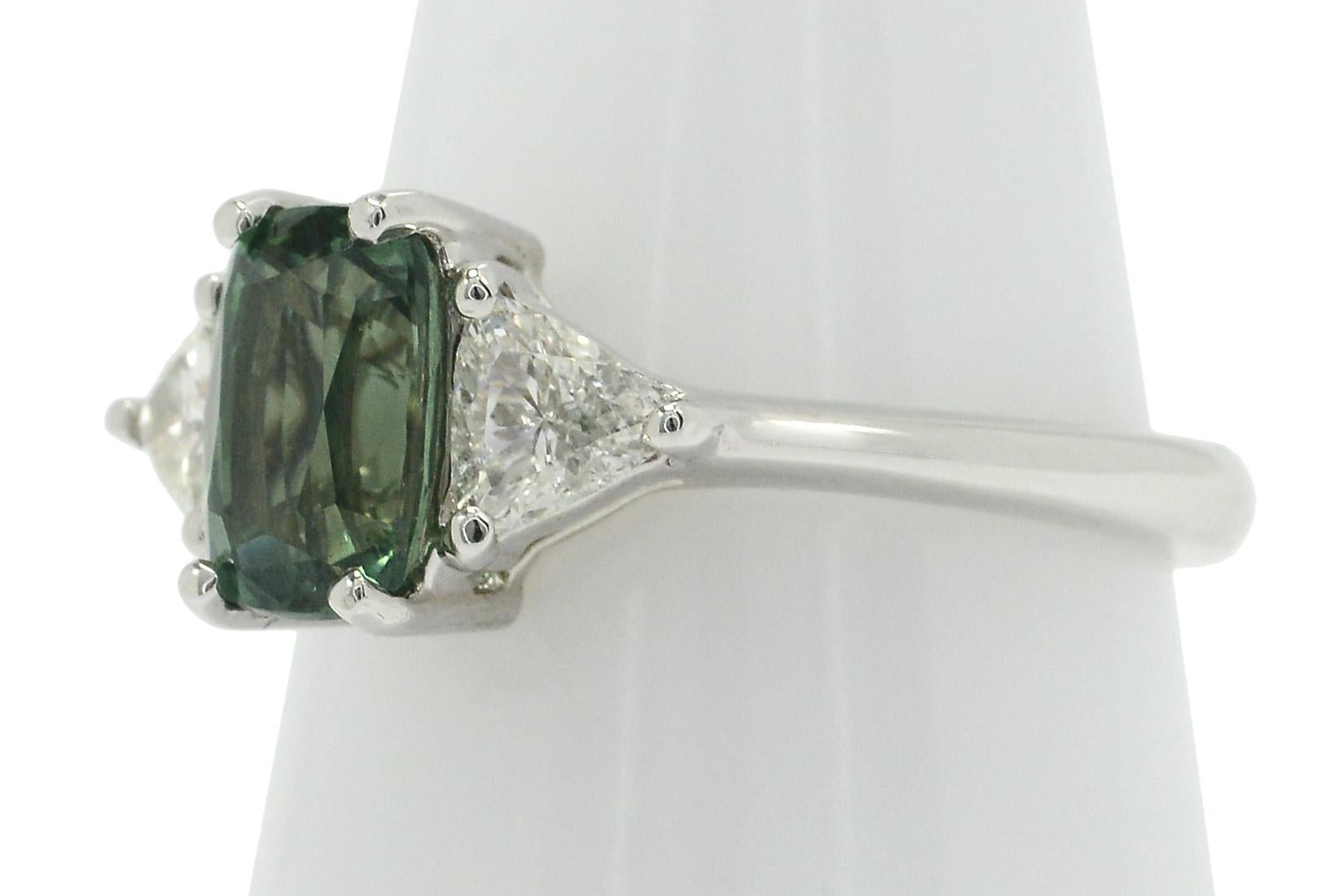 Contemporary GIA Certified Color Change 2 Carat Alexandrite Diamond Engagement Ring