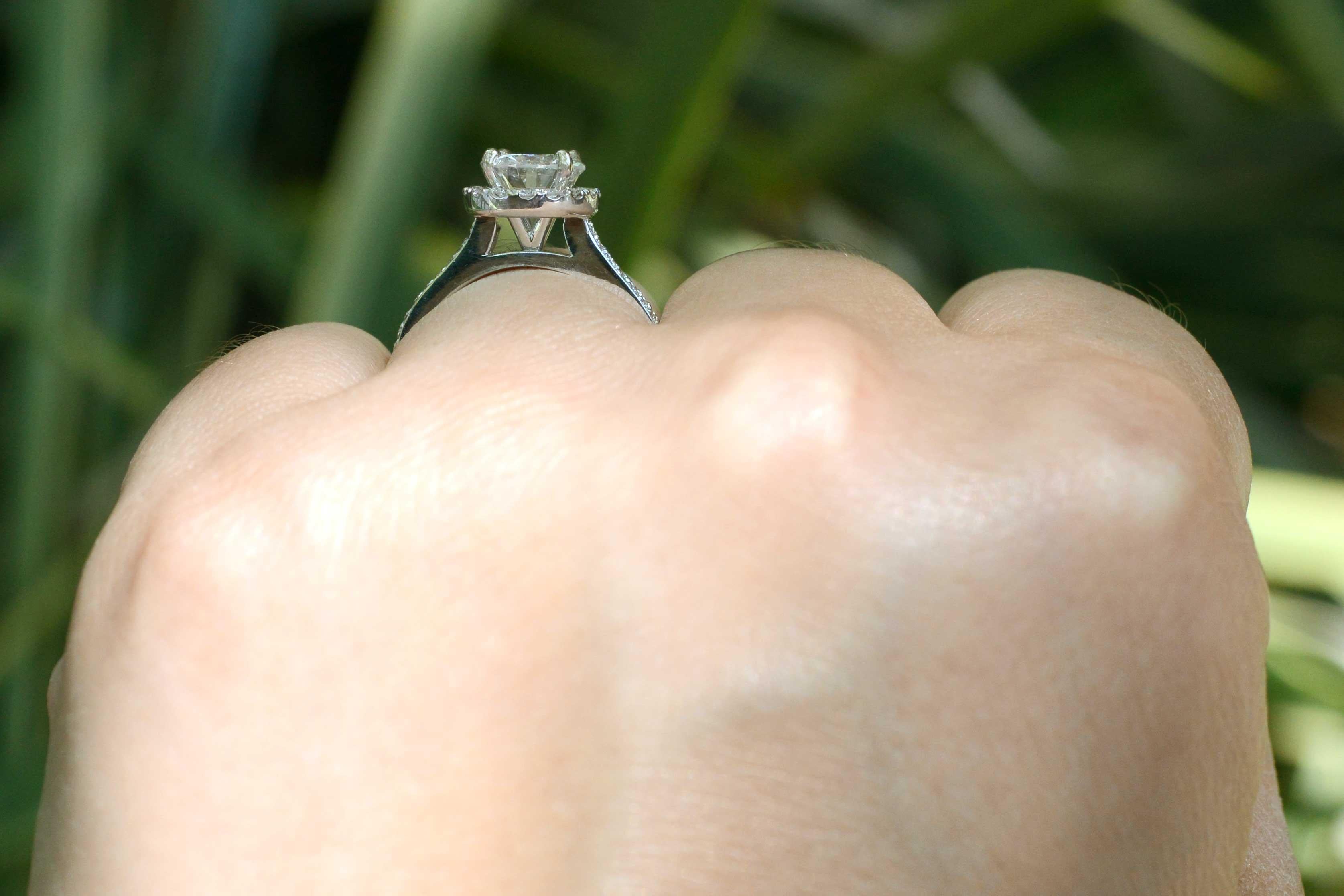 2 carrat diamond ring