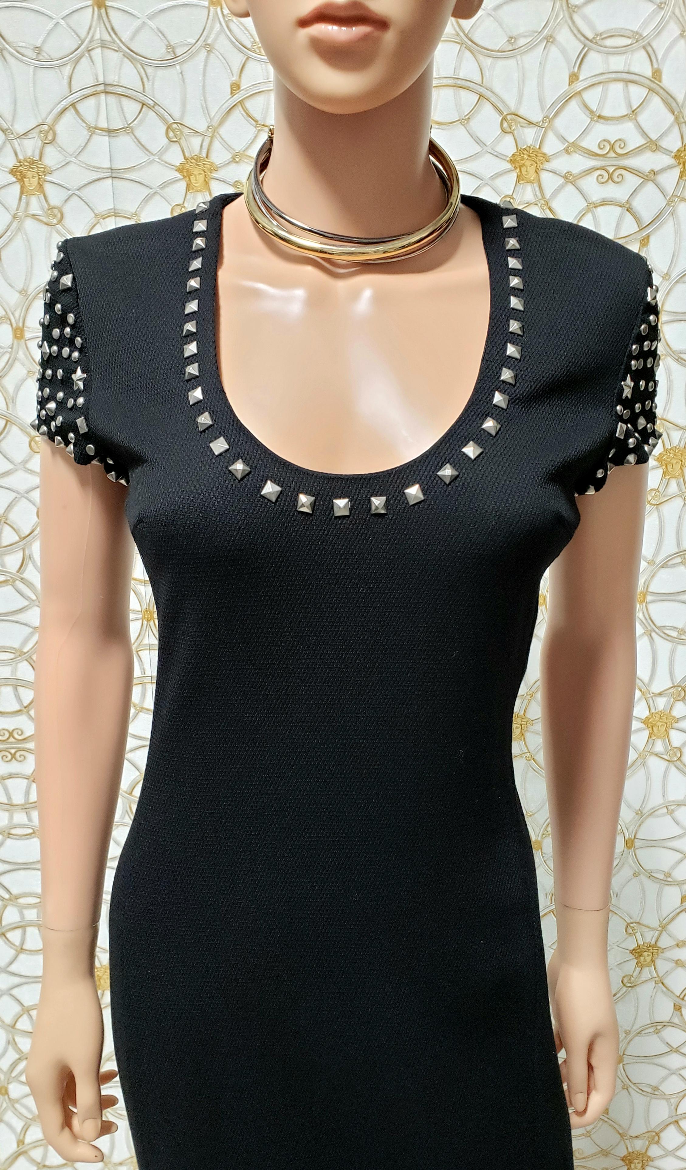 New GIANNI VERSACE COUTURE BLACK STUDDED DRESS 38 - 2, 40 - 4 For Sale 2