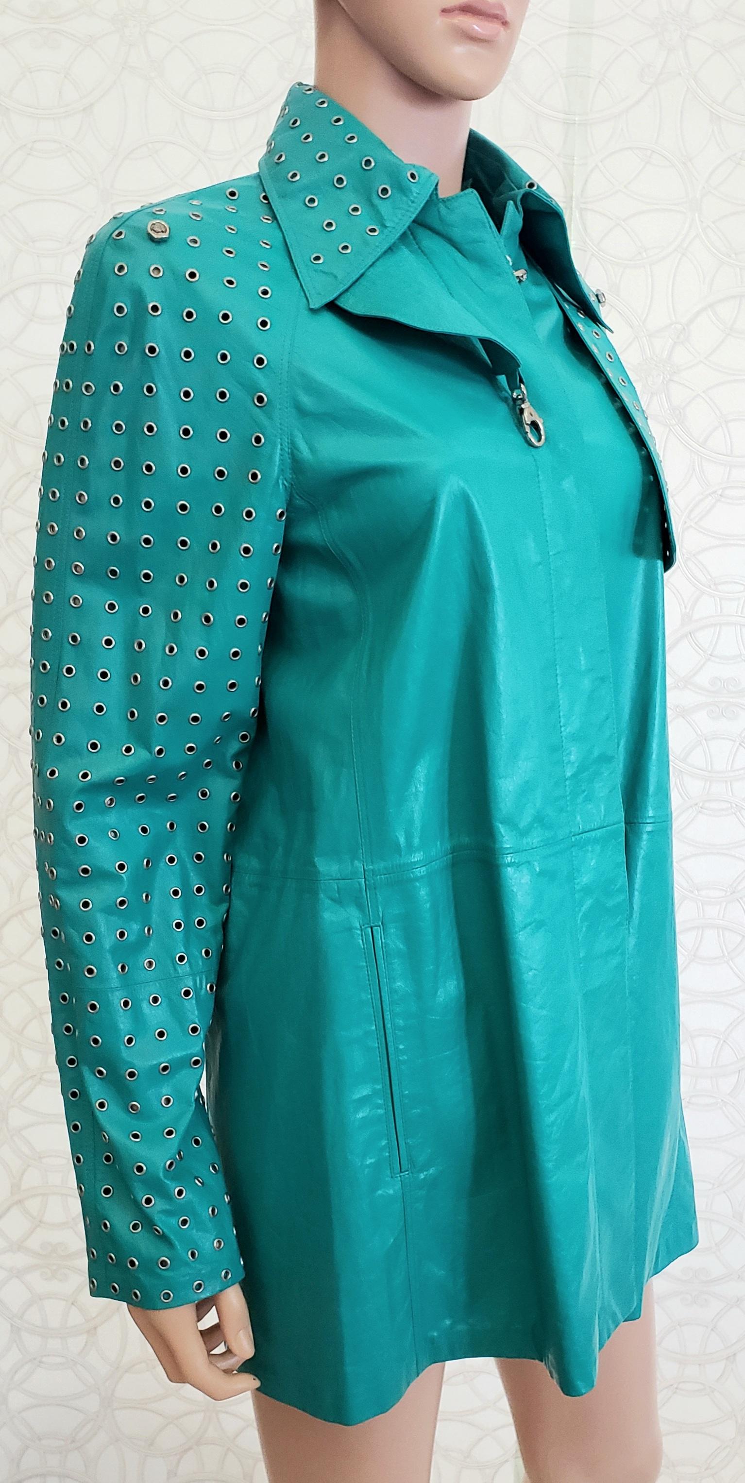 NEW GIANNI VERSACE EMERALD GREEN LEATHER JACKET with RIVETS Sz IT 40 - US 4/6 For Sale 4