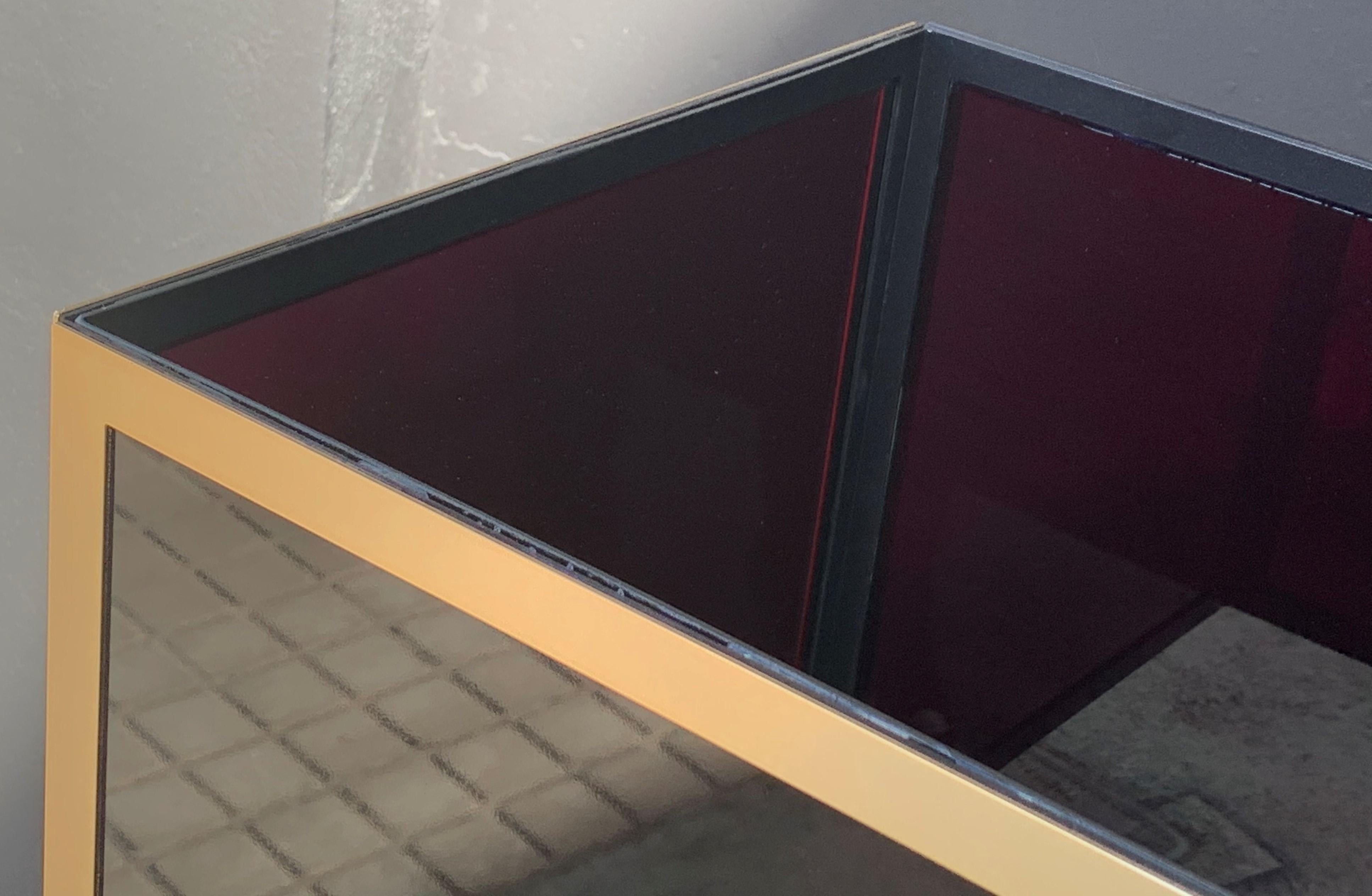 Lampada in metallo cromato oro e nero con paralume in vetro nero-rosso in vendita 1