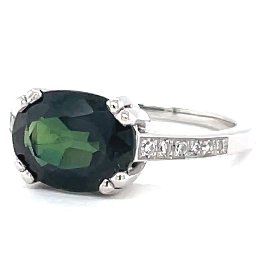 2.41 Carat Green Sapphire Diamond Platinum East West Ring In Excellent Condition In Beverly Hills, CA