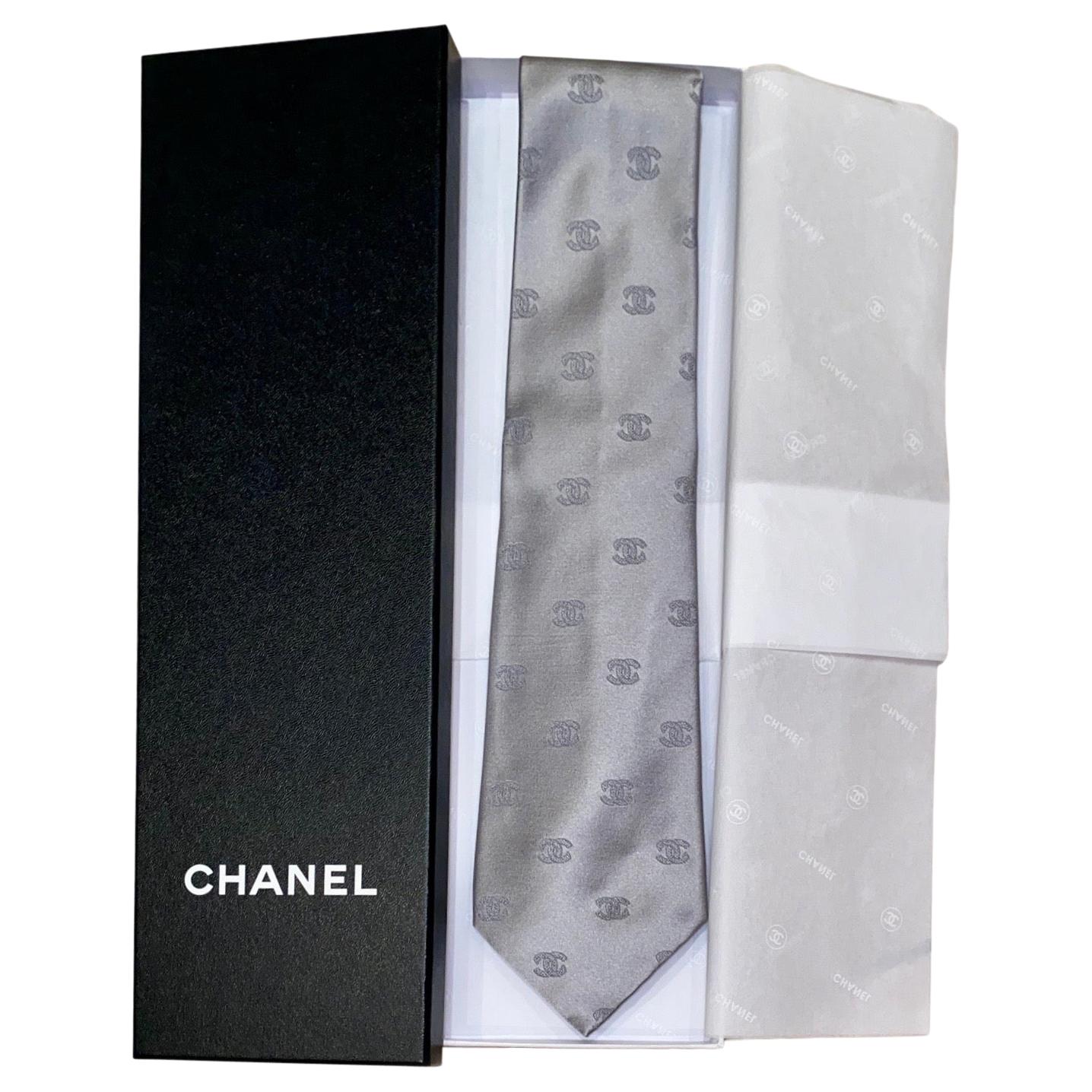 NEW Grey Chanel CC Logo Print Jacquard Silk Tie