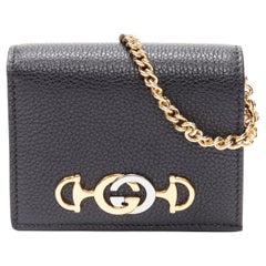 Neu GUCCI 570660 Zumi Schwarzes Leder GG Horsebit Bi-fold Wallet an Kette Nano Tasche