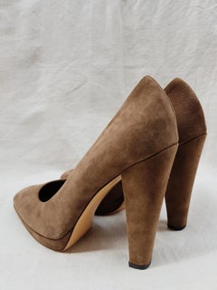 NEW GUCCI 1990 camel suede Platform Pumps