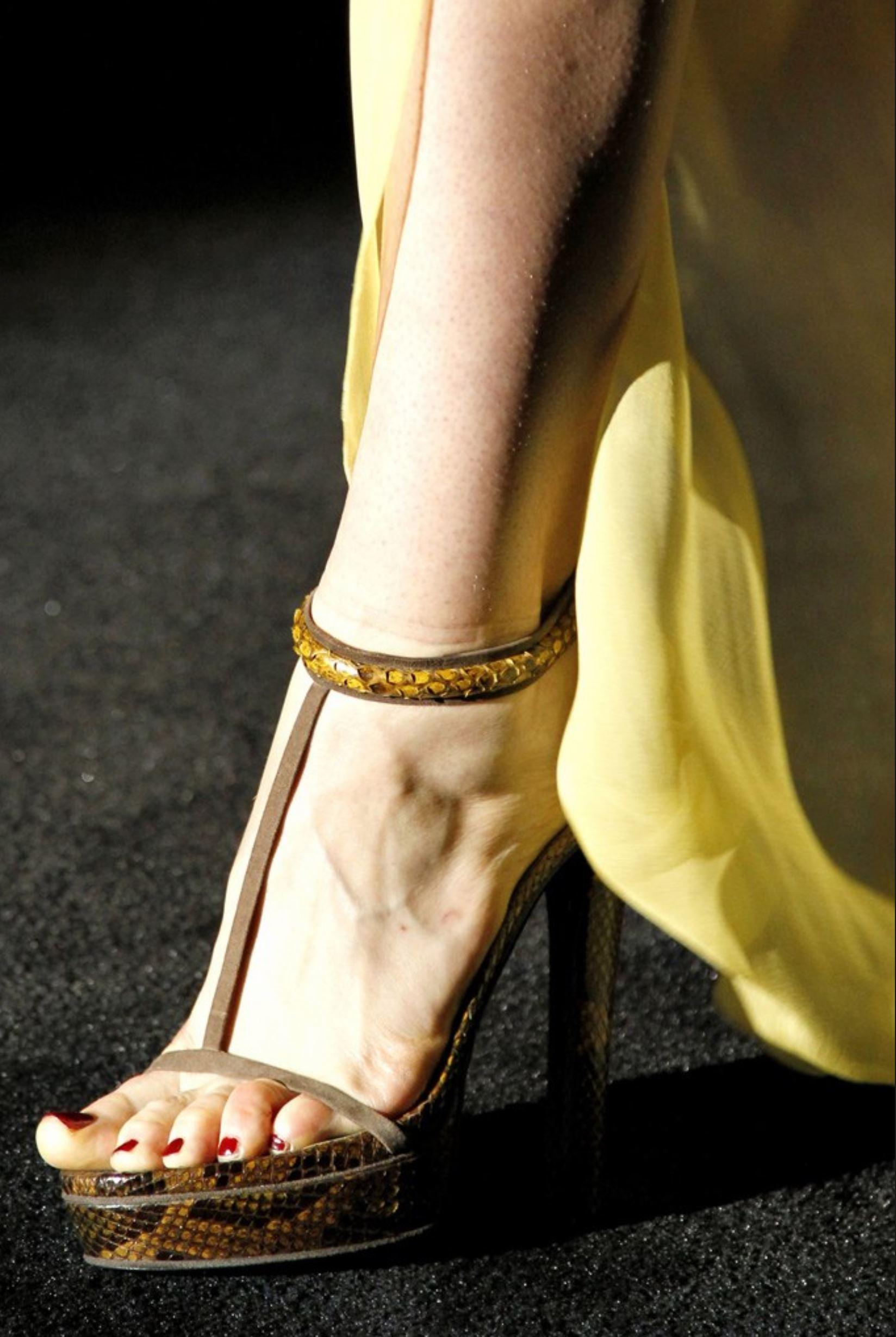 Nuovo Gucci 90th Anniversary Ad Runway Python Skakeskin Pump Heels Sz 36.5   $2425 in vendita 2