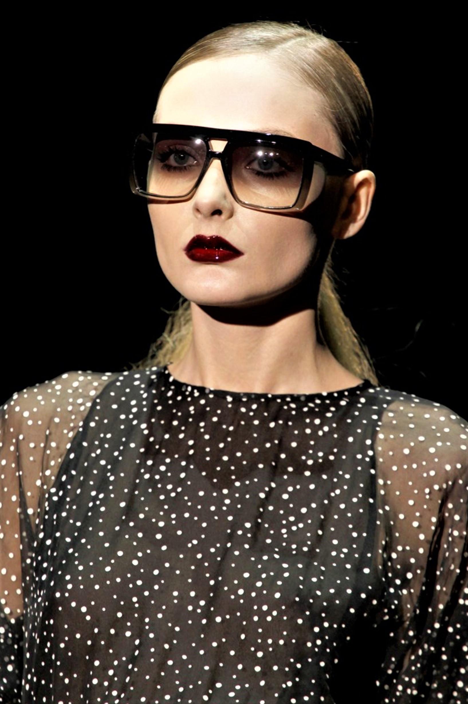 Gucci 90th Anniversary Ad Runway Vidéo Robe en soie F/W 2011 Taille 42 en vente 7
