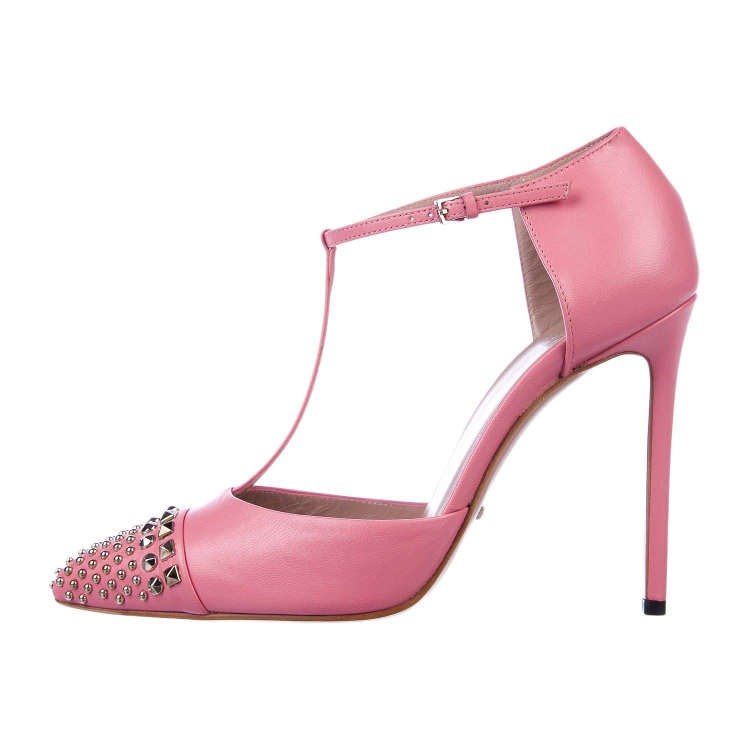 Gucci
Brand New
Stunning Blush Pink Studded Pumps
Soft Napa Leather
Size: Euro 39
Silver Studded
Pointed Toe
Adjustable Ankle Strap
Leather Insole
4.5