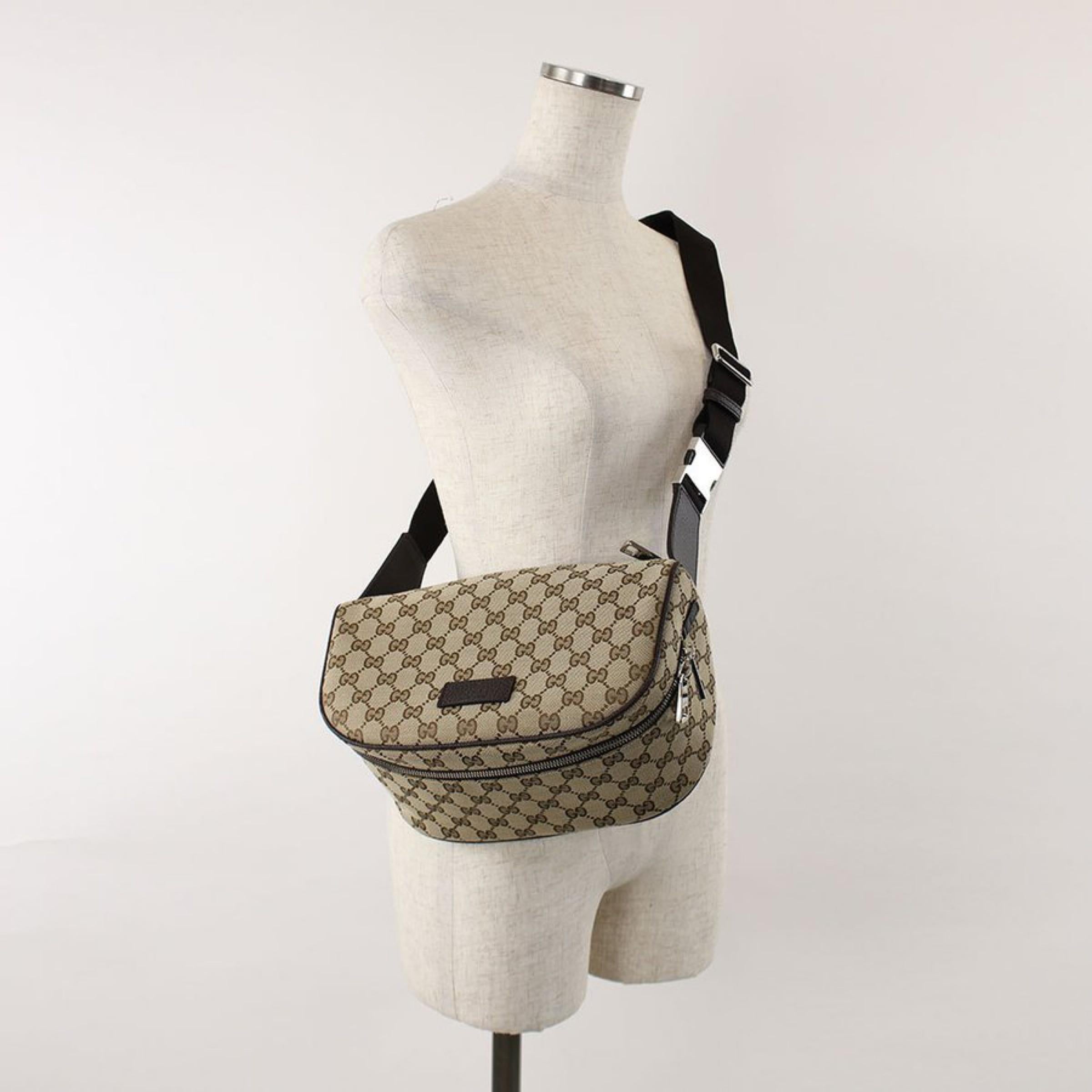 NEW Gucci Beige Canvas Monogram Shoulder Pochette Crossbody Bag For Sale 5