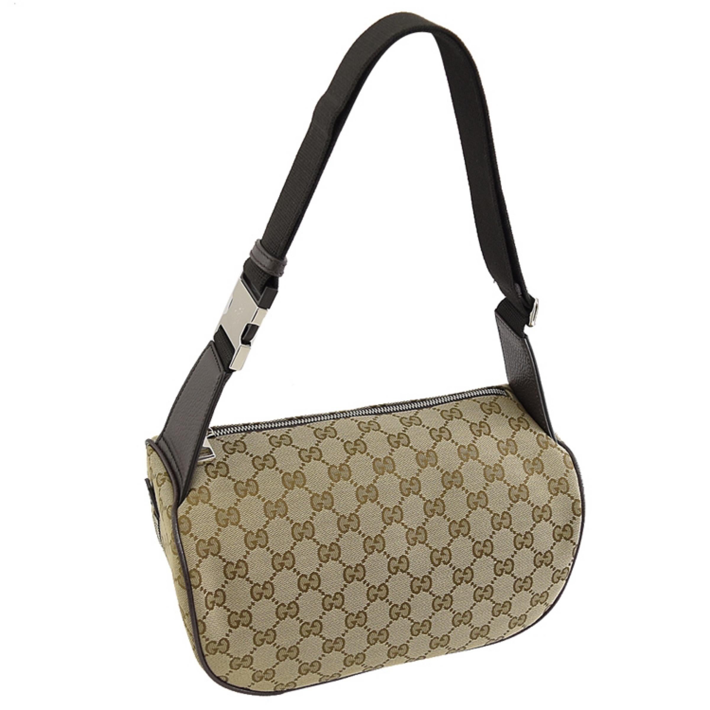 NEW Gucci Beige Canvas Monogram Shoulder Pochette Crossbody Bag For Sale 2