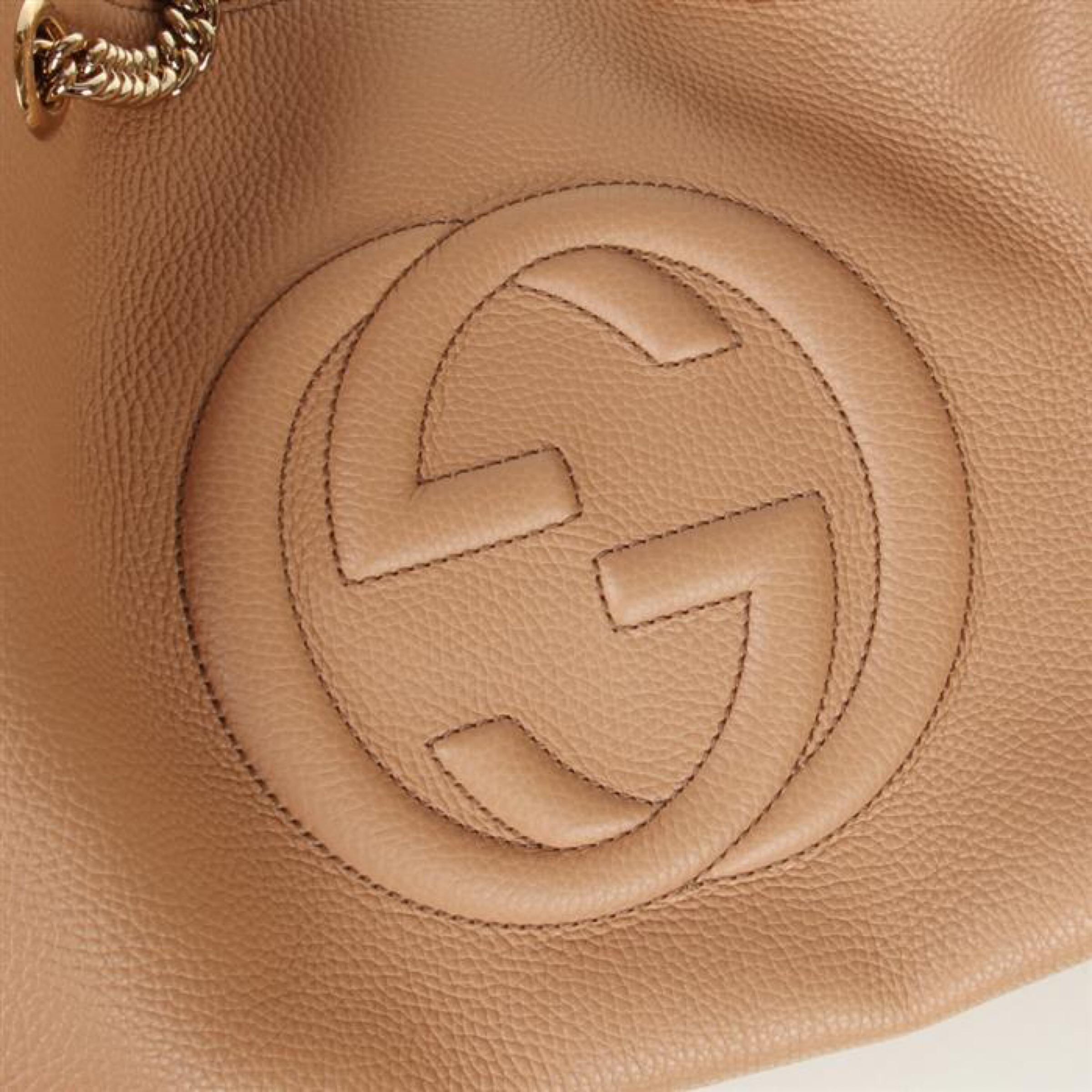 NEW Gucci Beige Pebbled Leather Medium Soho Chain Tote Shoulder Bag For Sale 8