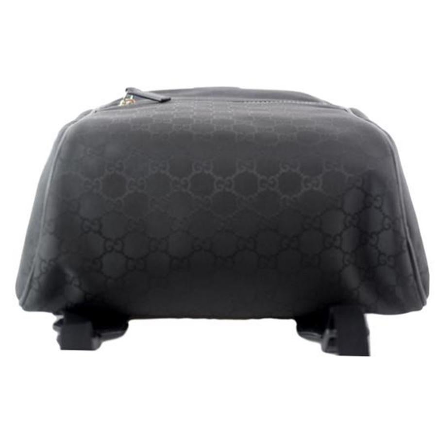 Schwarze GG Guccissima Rucksack-Reisetasche aus Nylon im Angebot 4