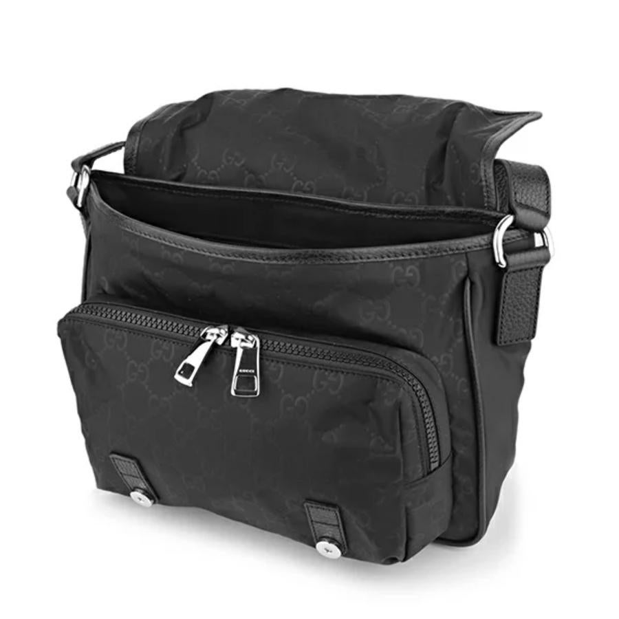 Women's or Men's NEW Gucci Black Monogram GG Guccissima Logo Nylon Messenger Bag For Sale