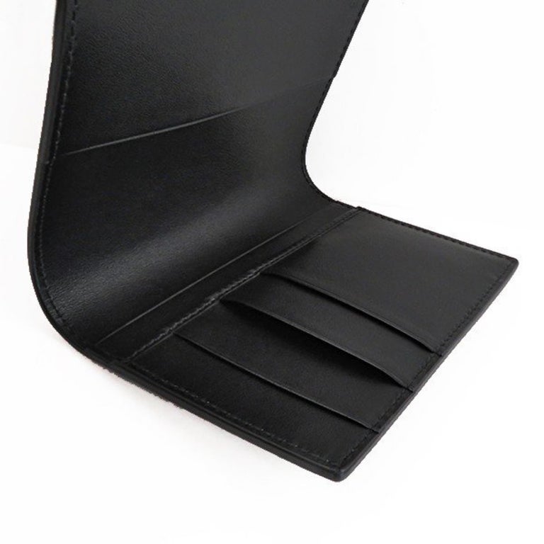 NEW Gucci Black Printed Logo Leather Passport Case Wallet For Sale at
