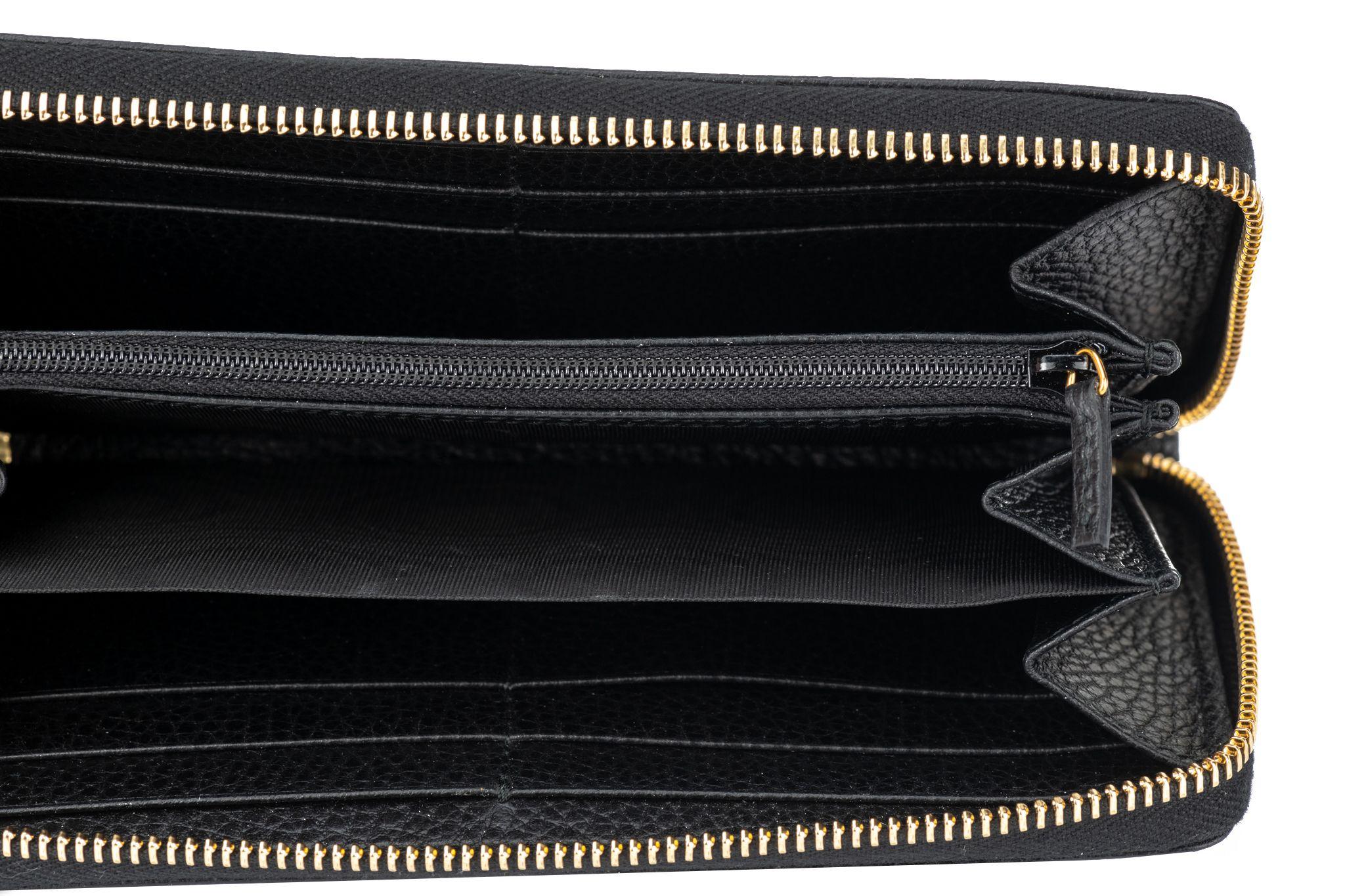 Noir New Gucci Black Zip Around Cat Wallet (Portefeuille à fermeture éclair en forme de chat) en vente