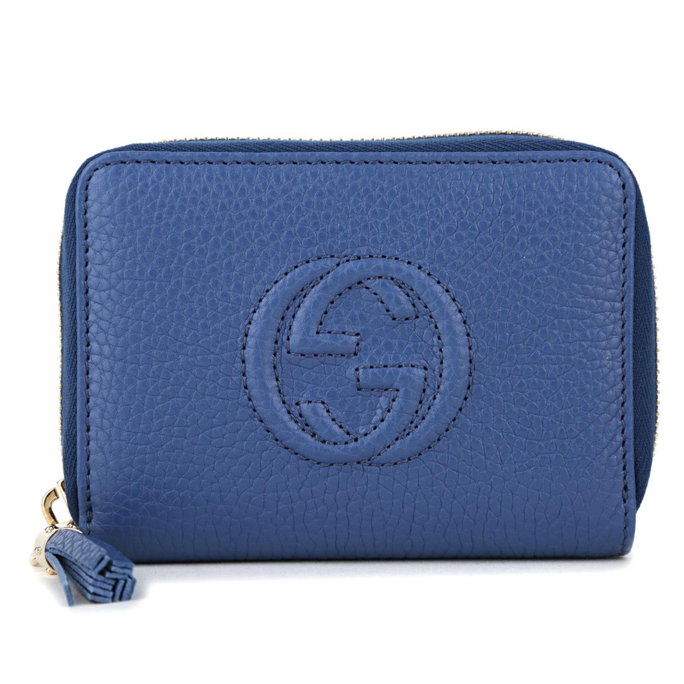New Gucci Blue Soho Small Leather Coin Purse Wallet

Authenticity Guaranteed

DETAILS
Brand: Gucci
Condition: Brand new
Color: Blue
Material: leather
Gucci soho logo
Gold-tone hardware
Zip around closure
2 main compartments
1 zip coin pouch
4 card