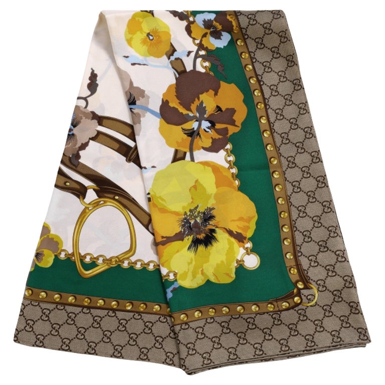 NOUVEAU Foulard carré en soie Gucci brun vert floral Monogramme GG  Guccissima Panshie En vente sur 1stDibs | carre de soie gucci