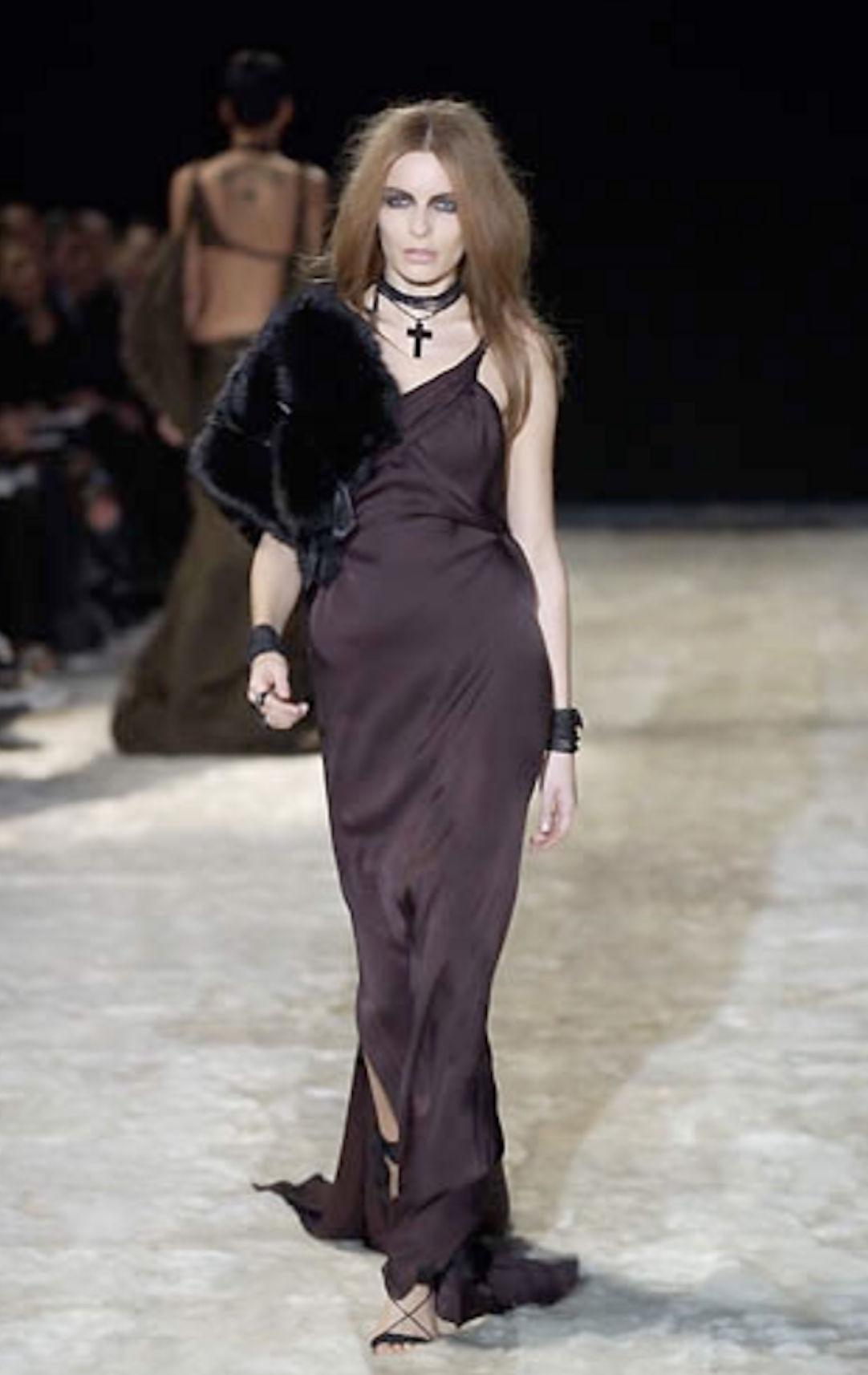 NEU Gucci by Tom Ford 2002 Abendkleid aus Seidenleder mit Paneelschleppe 40 im Angebot 8