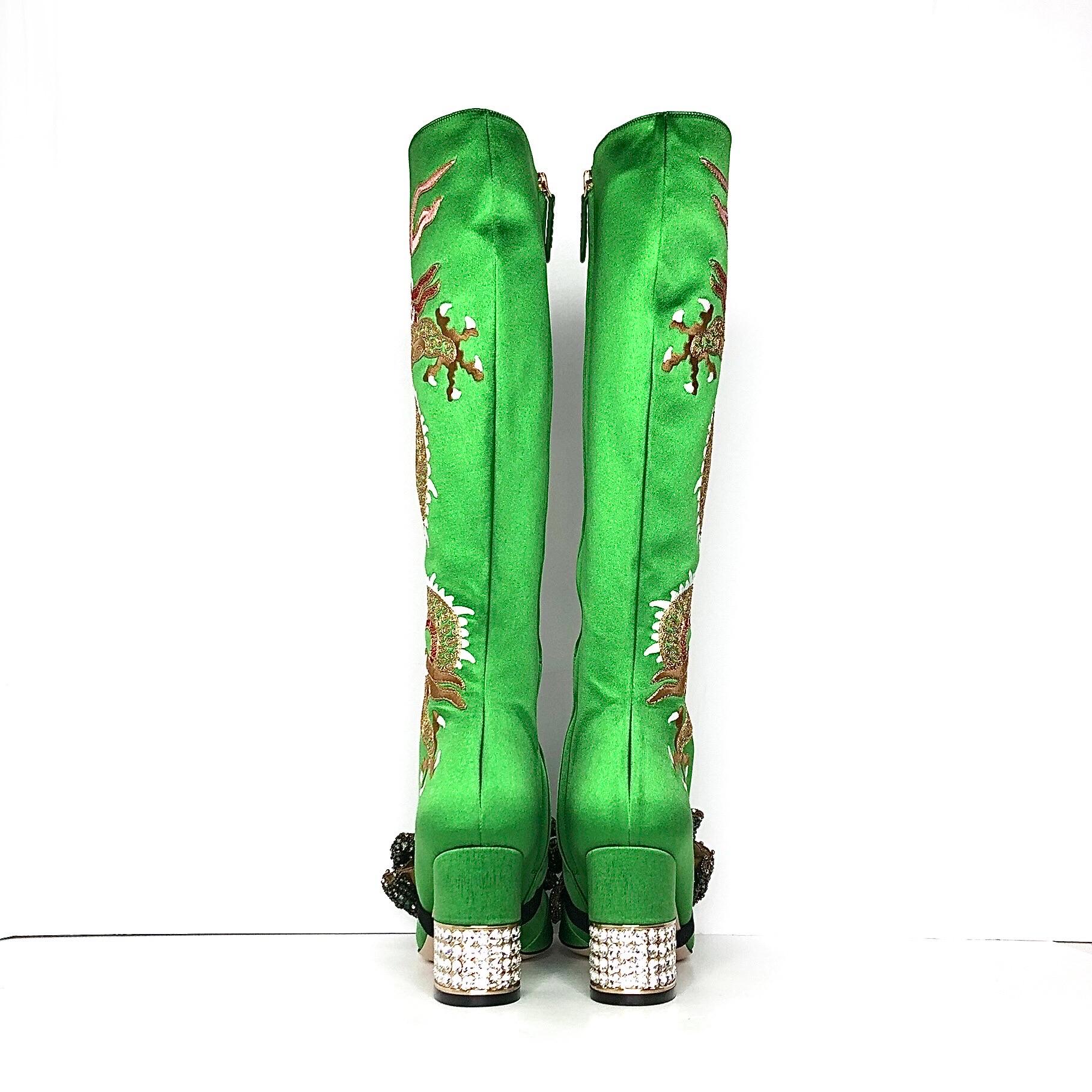NUEVO Gucci Dragón de caramelo con lazo bordado Botas altas a la rodilla con adornos de cristal 36 en Nuevo estado para la venta en Mechanicsville, VA