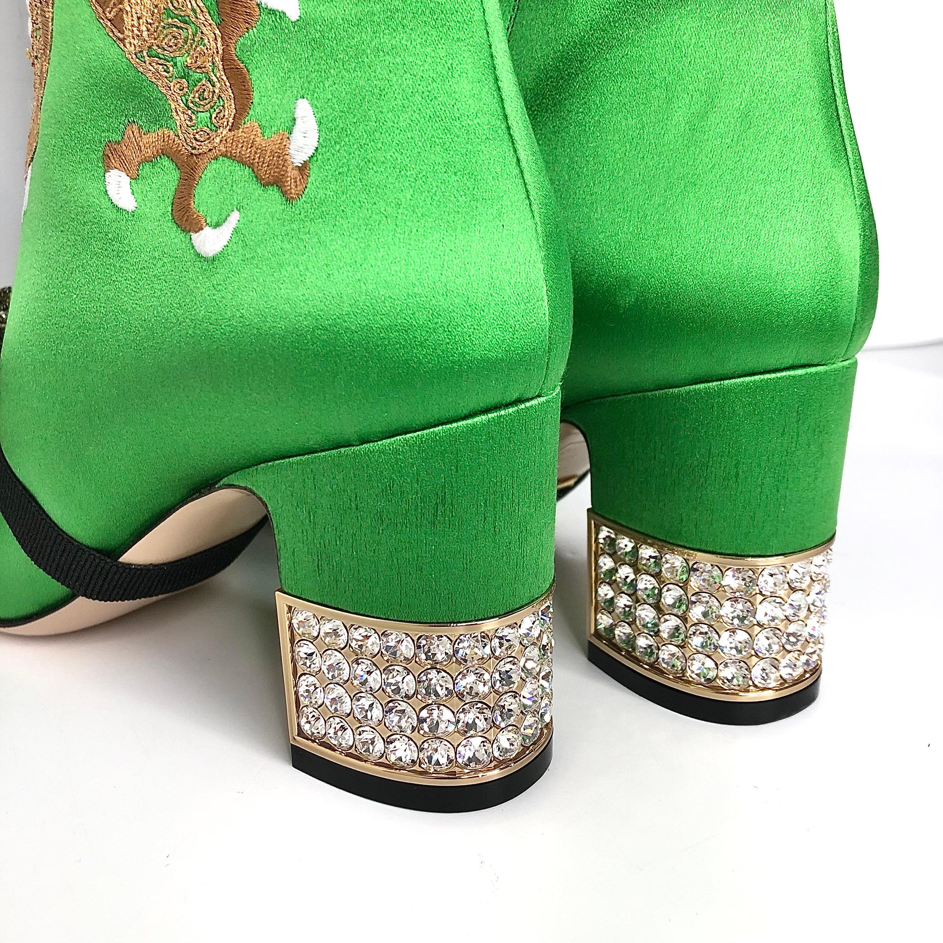 NUEVO Gucci Dragón de caramelo con lazo bordado Botas altas a la rodilla con adornos de cristal 36 en venta 1