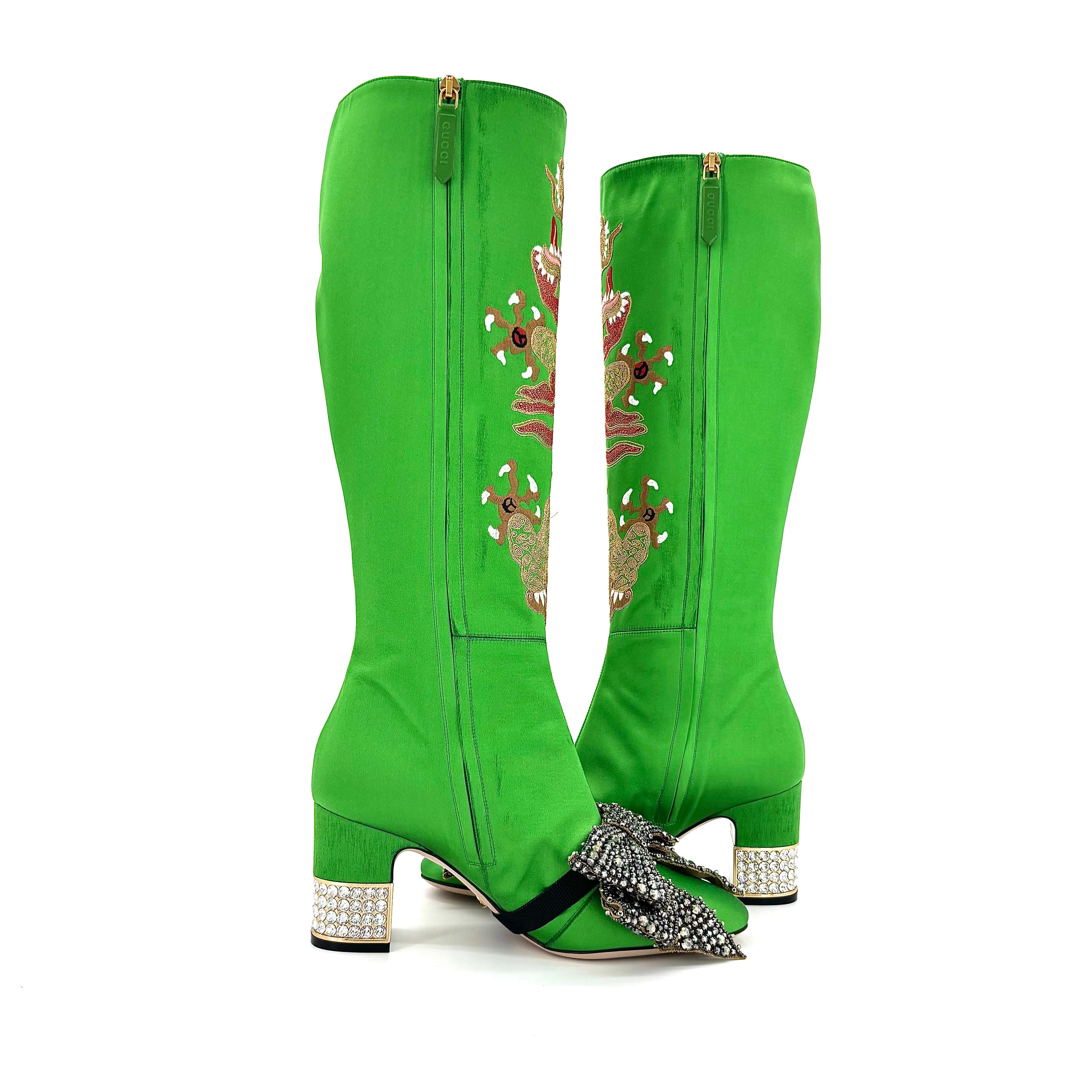 NUEVO Gucci Dragón de caramelo con lazo bordado Botas altas a la rodilla con adornos de cristal 37.5 en Excelente estado para la venta en Mechanicsville, VA