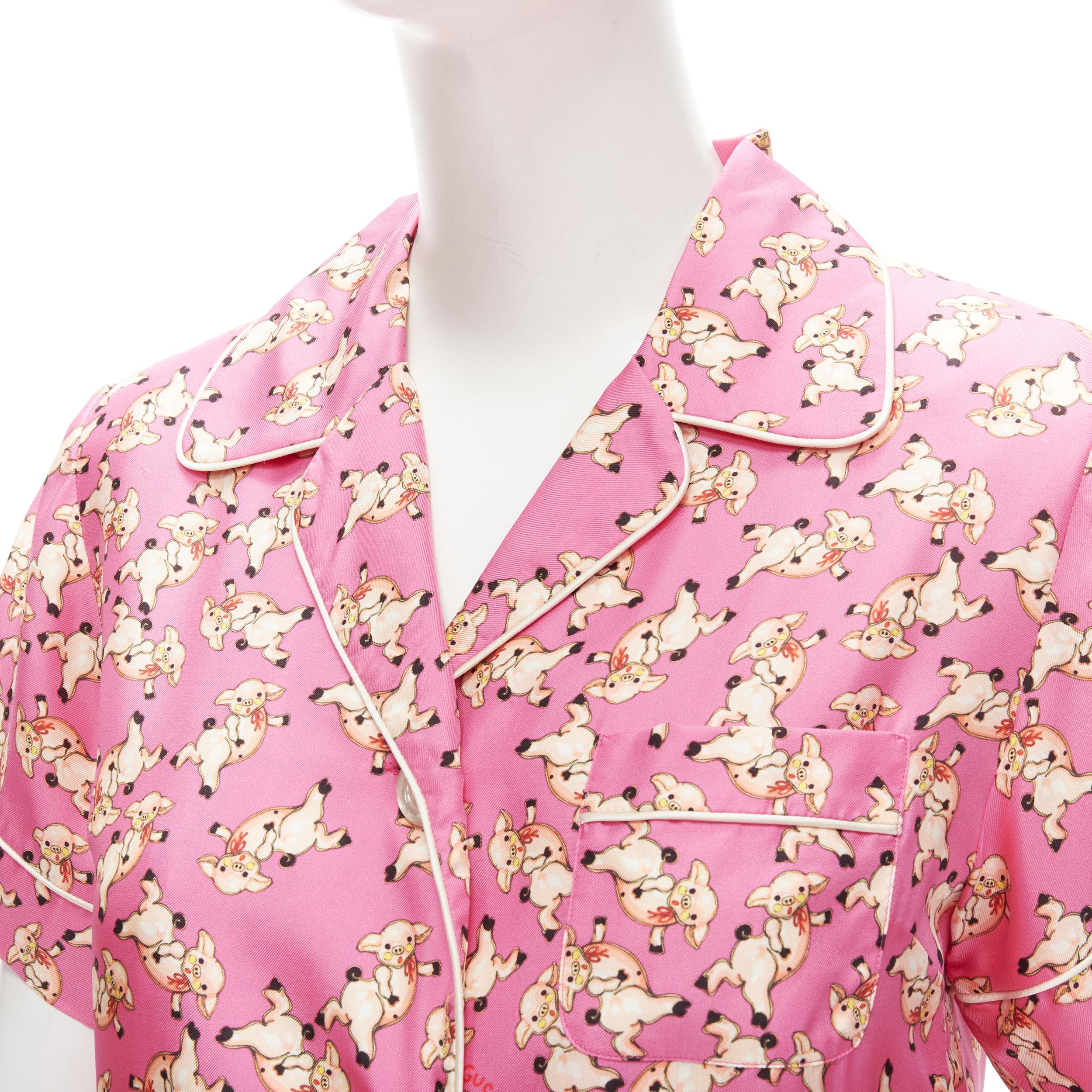 new GUCCI CNY 2019 100% silk pink piggy print cropped pajama shirt IT36 XS rare 
Reference: ANWU/A00467 
Brand: Gucci 
Collection: 2019 Year Of Pig Limited Collection 
Material: Silk 
Color: Pink 
Pattern: Pig 
Closure: Button 
Extra Detail: Lightly