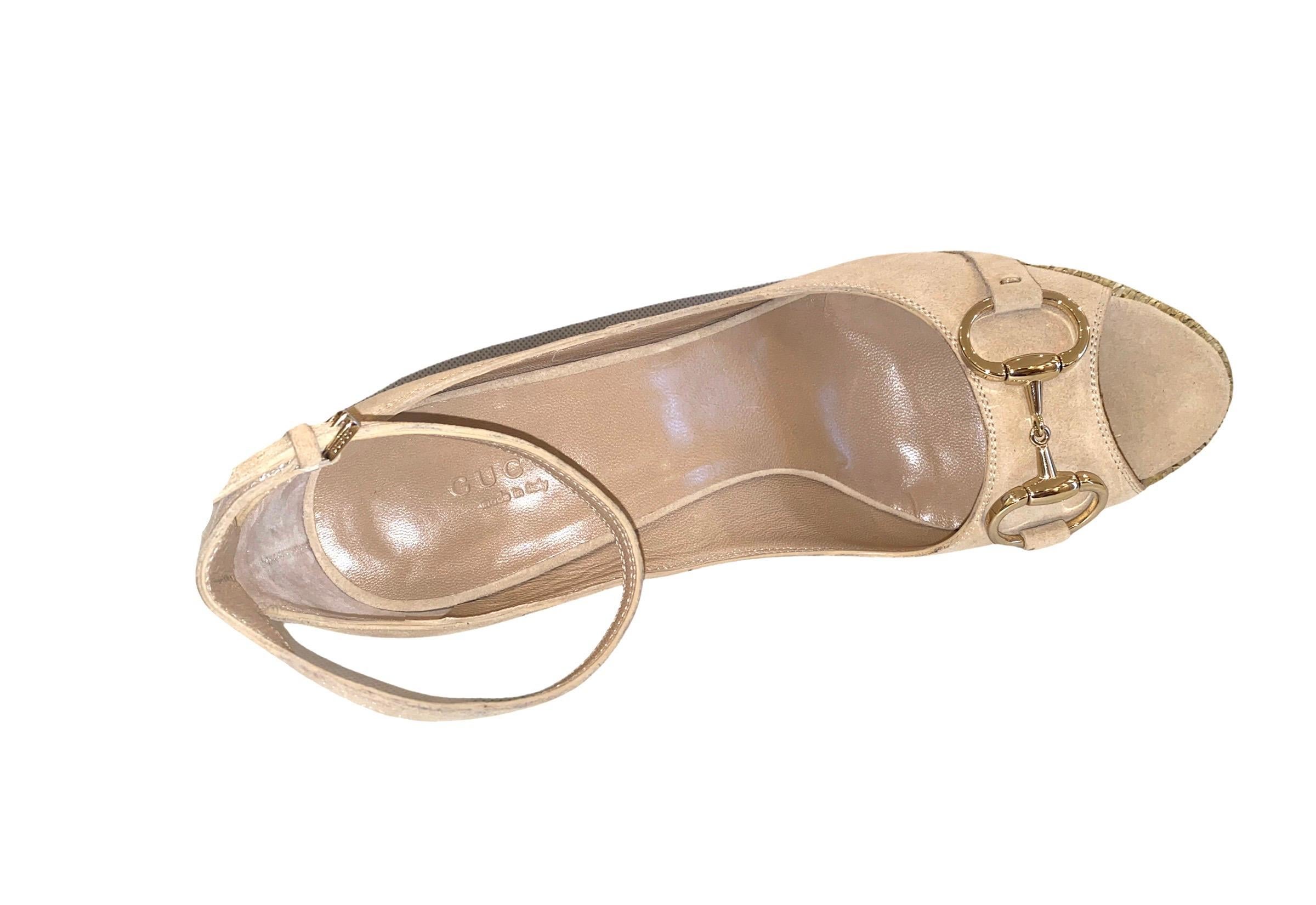 NUEVO Gucci Bordado Floral Gamuza Horsebit Plataforma Sandalias Cuña Tacones Altos 8 en venta 1