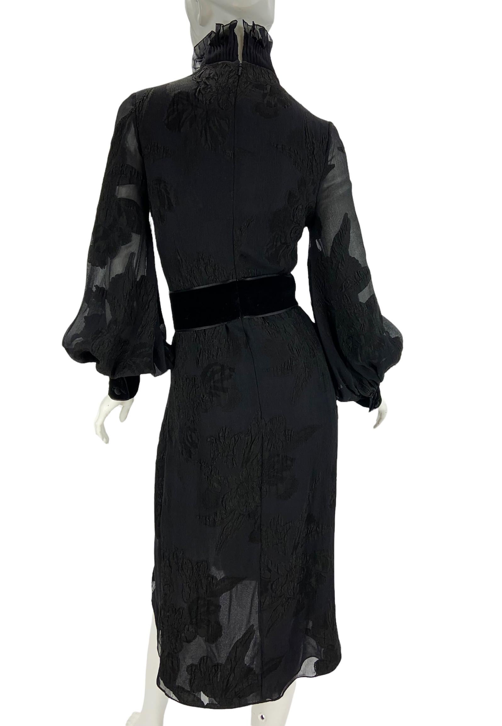 New Gucci F/W 2012 Black Pre-Raphaelite Sleeve Ruffle and Velvet Detail Dress 38 In New Condition For Sale In Montgomery, TX