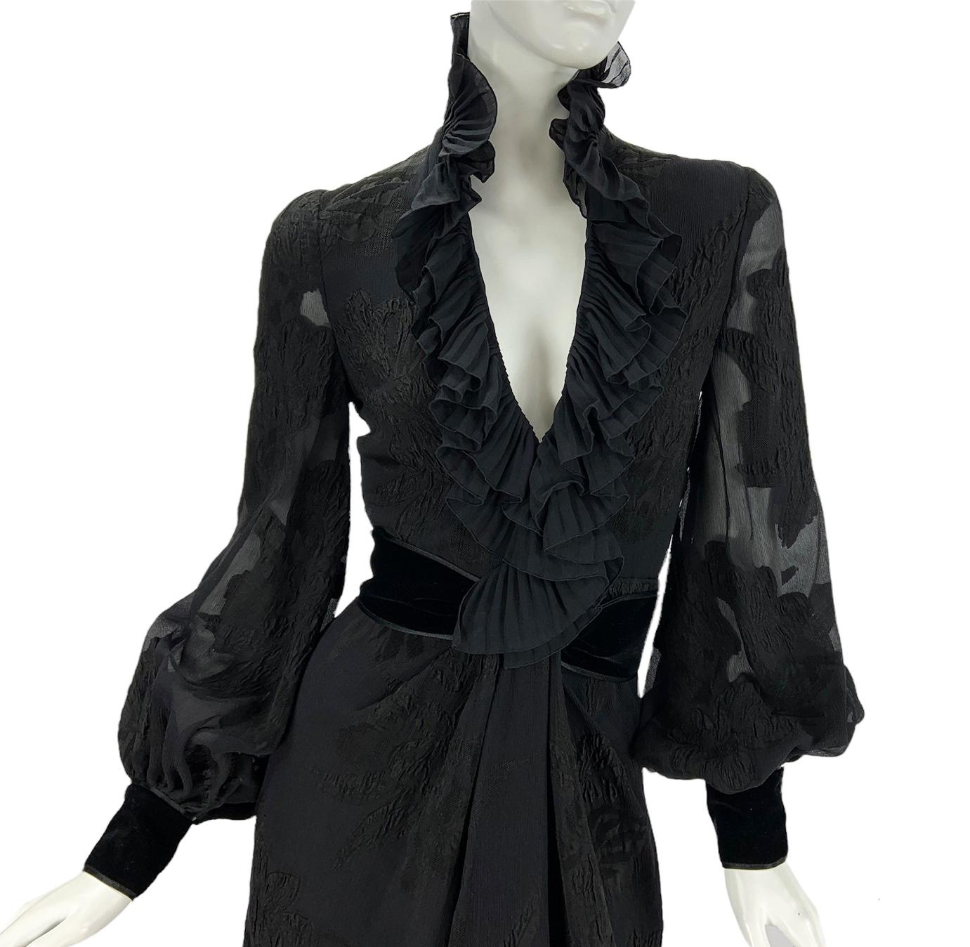 Women's New Gucci F/W 2012 Black Pre-Raphaelite Sleeve Ruffle and Velvet Detail Dress 38 For Sale