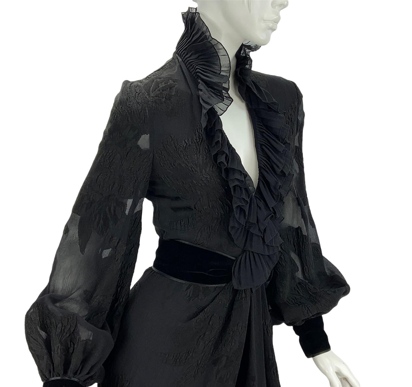 New Gucci F/W 2012 Black Pre-Raphaelite Sleeve Ruffle and Velvet Detail Dress 38 For Sale 1