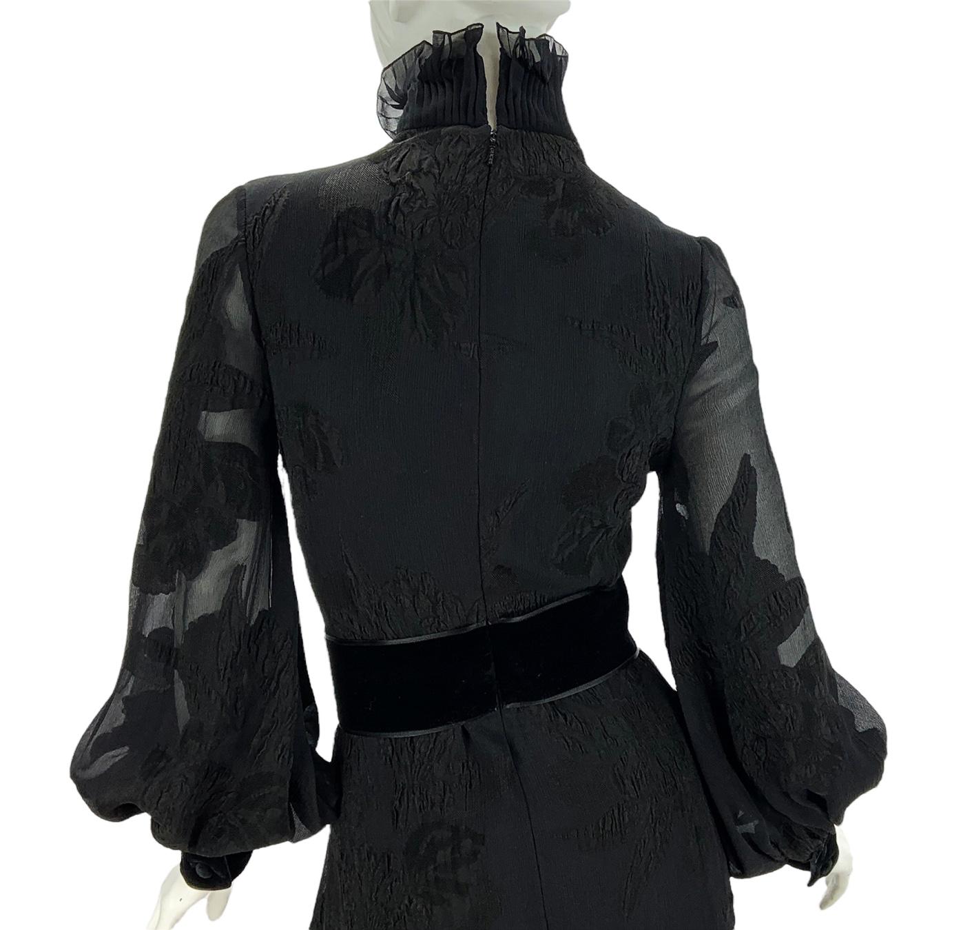 New Gucci F/W 2012 Black Pre-Raphaelite Sleeve Ruffle and Velvet Detail Dress 38 For Sale 2