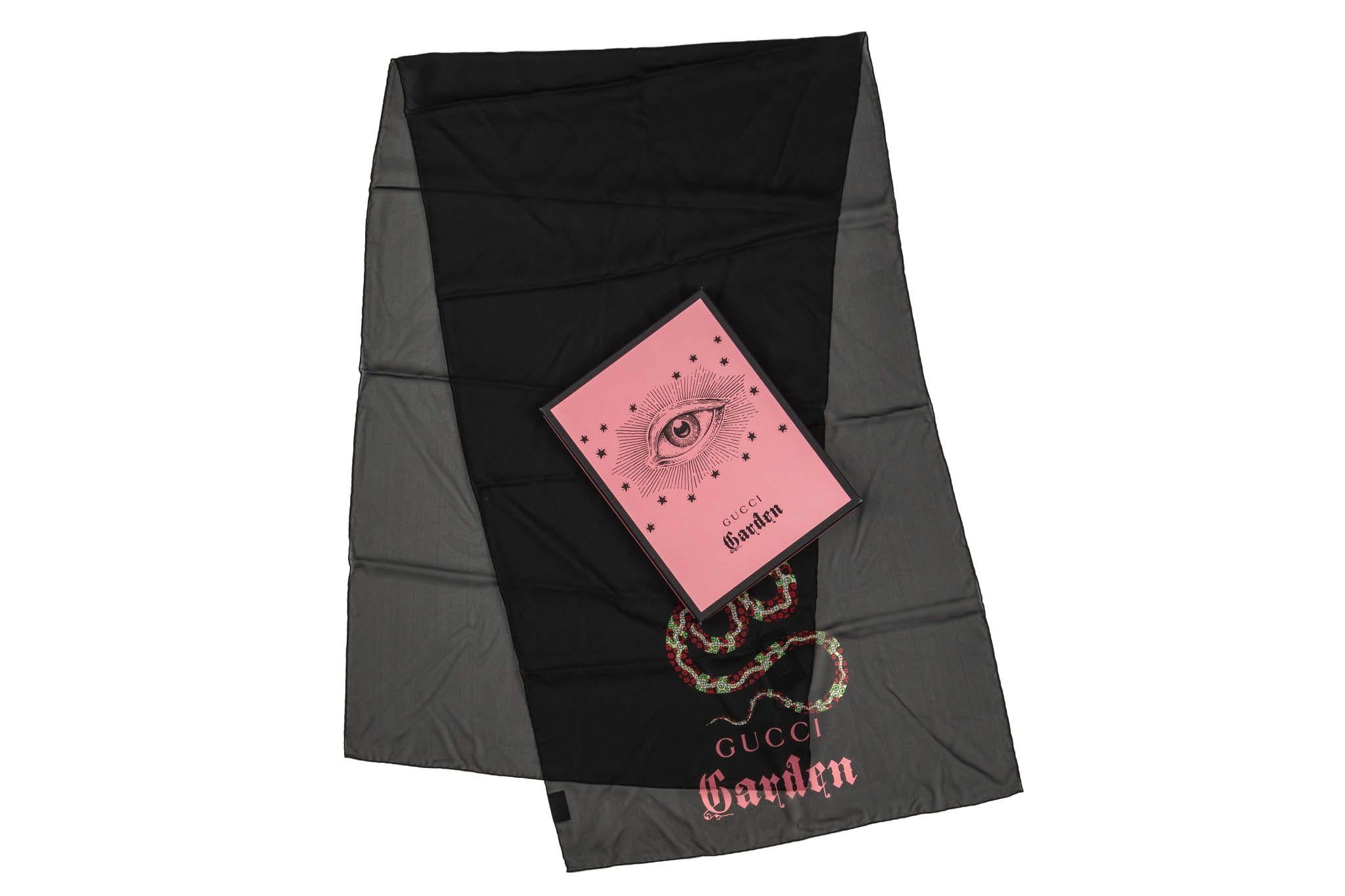 New Gucci Garden Black Scarf With Box For Sale 3