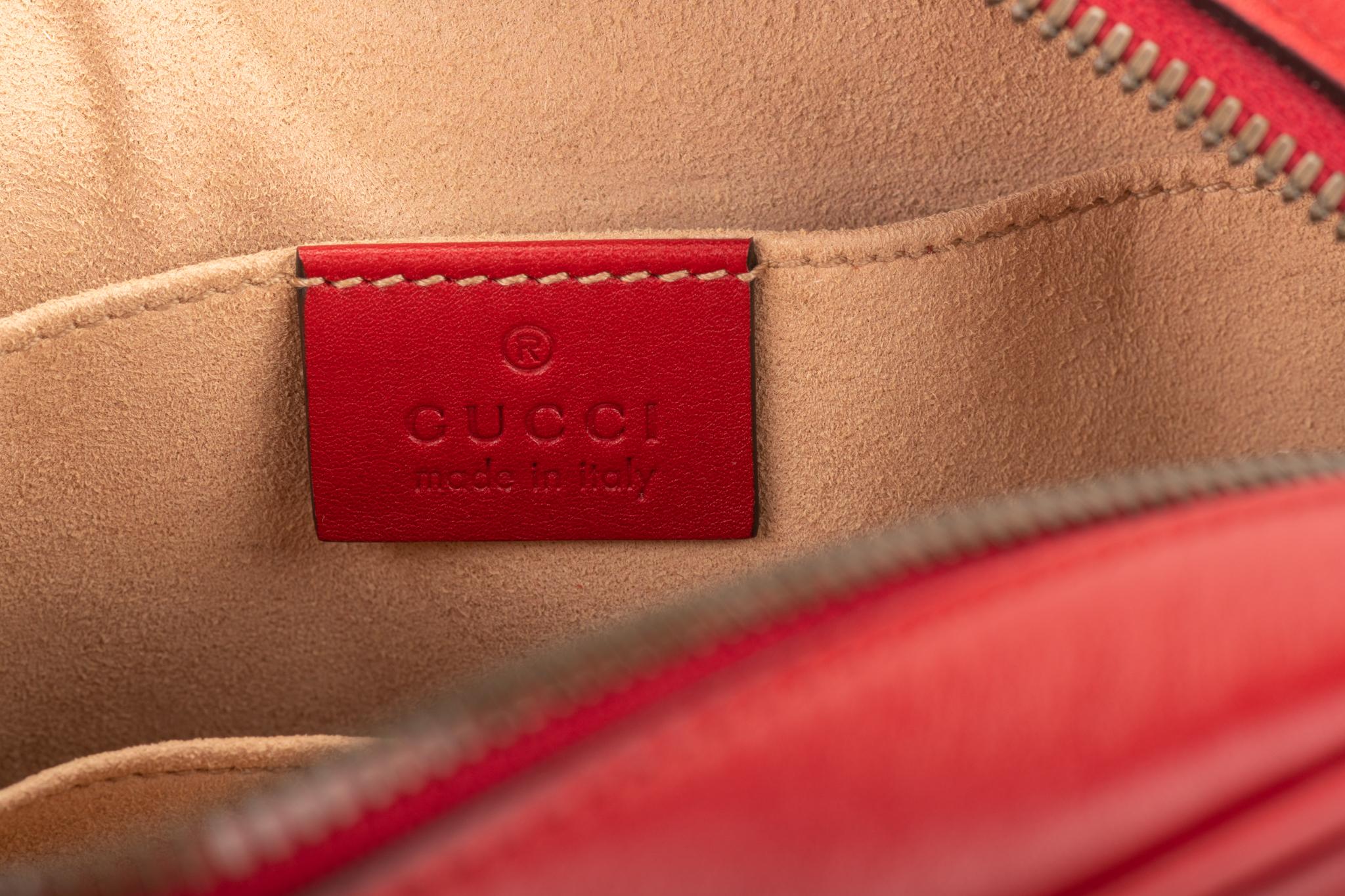 Großer roter Fanny-Papier von Gucci mit Logo im Angebot 7