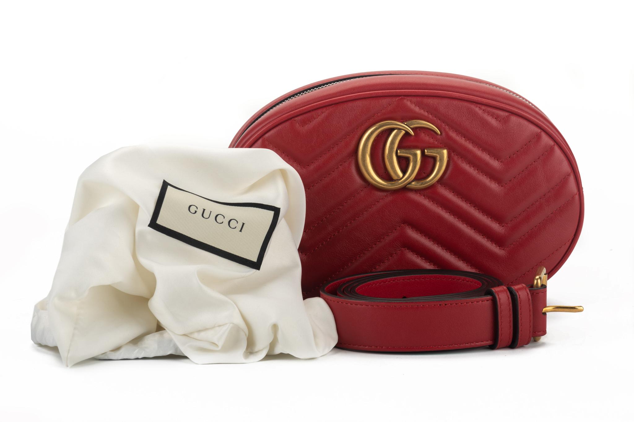 New Gucci Large Red Fanny Pack With Logo For Sale 11