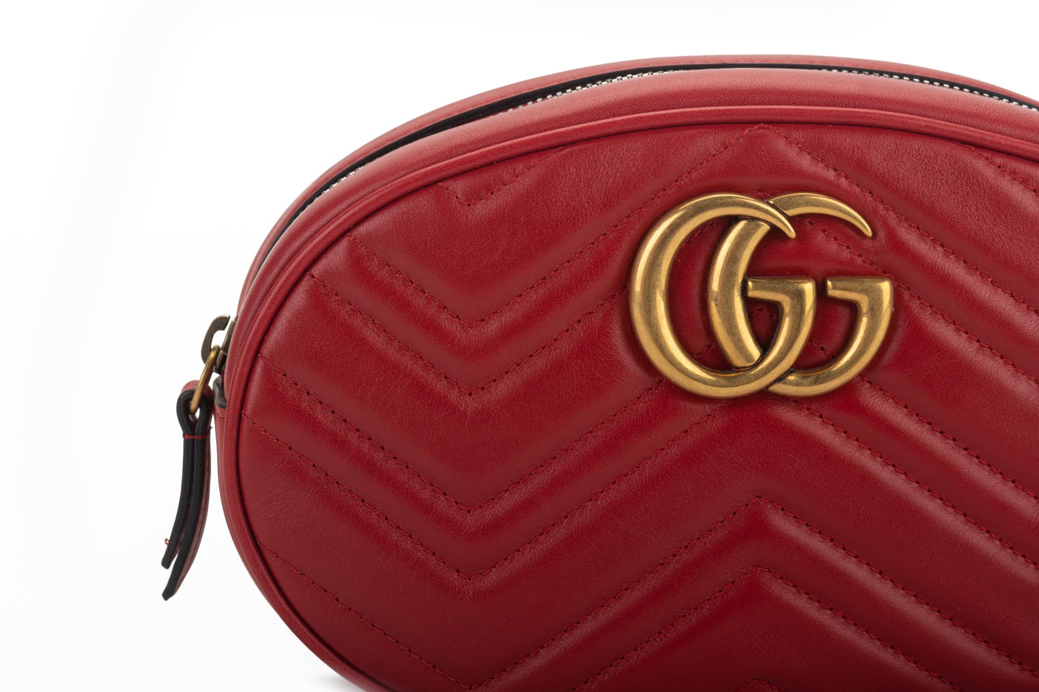 Großer roter Fanny-Papier von Gucci mit Logo im Angebot 3