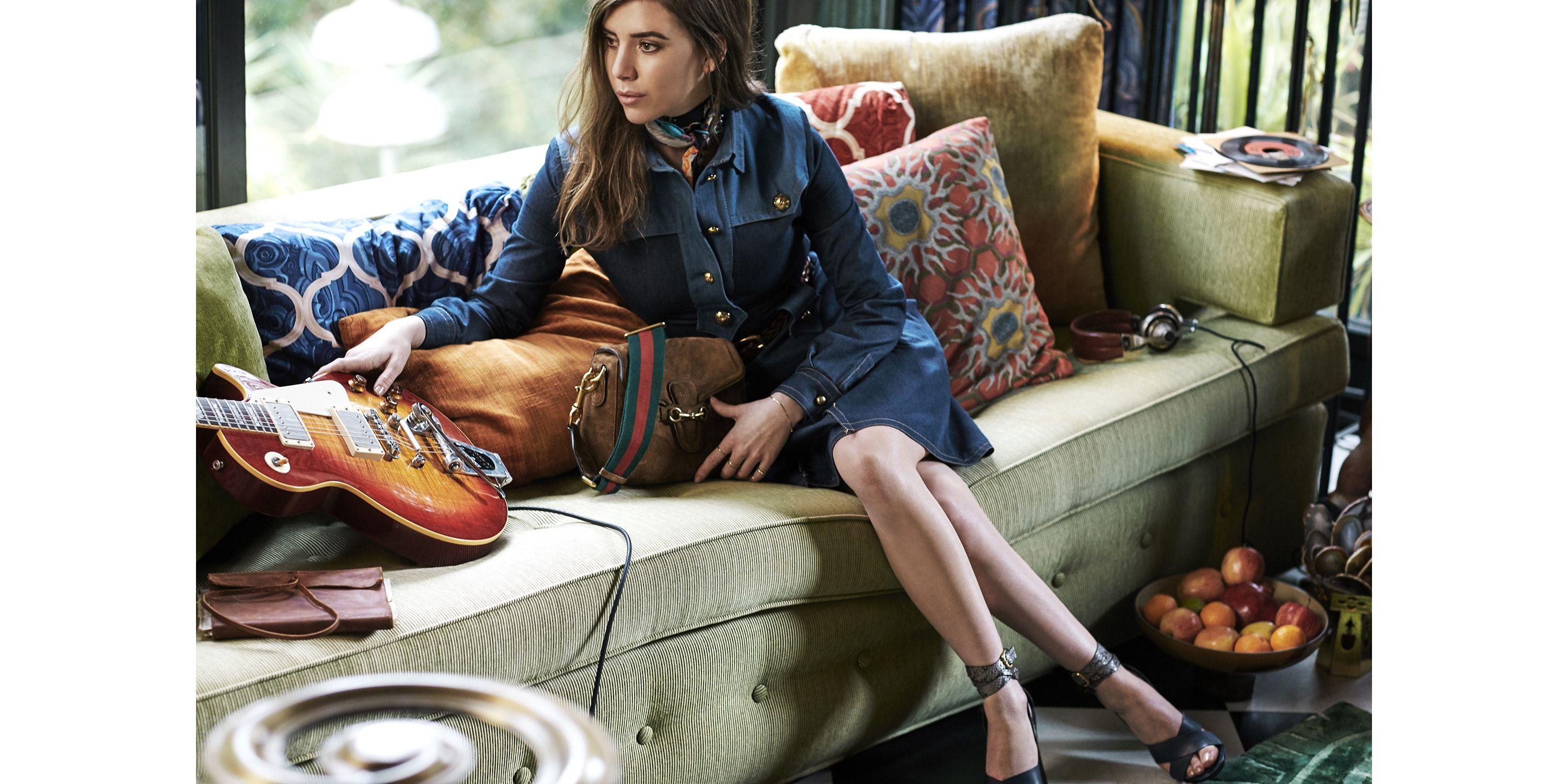 Tout neuf
Talons imprimés en python Gucci
Talons de défilé printemps-été 2015
Taille : 36
Figure dans le clip vidéo de Gucci avec Lykke Li
Bout croisé en cuir
Bracelet de cheville réglable en cuir imprimé python
Talon en bois
Hauteur du talon