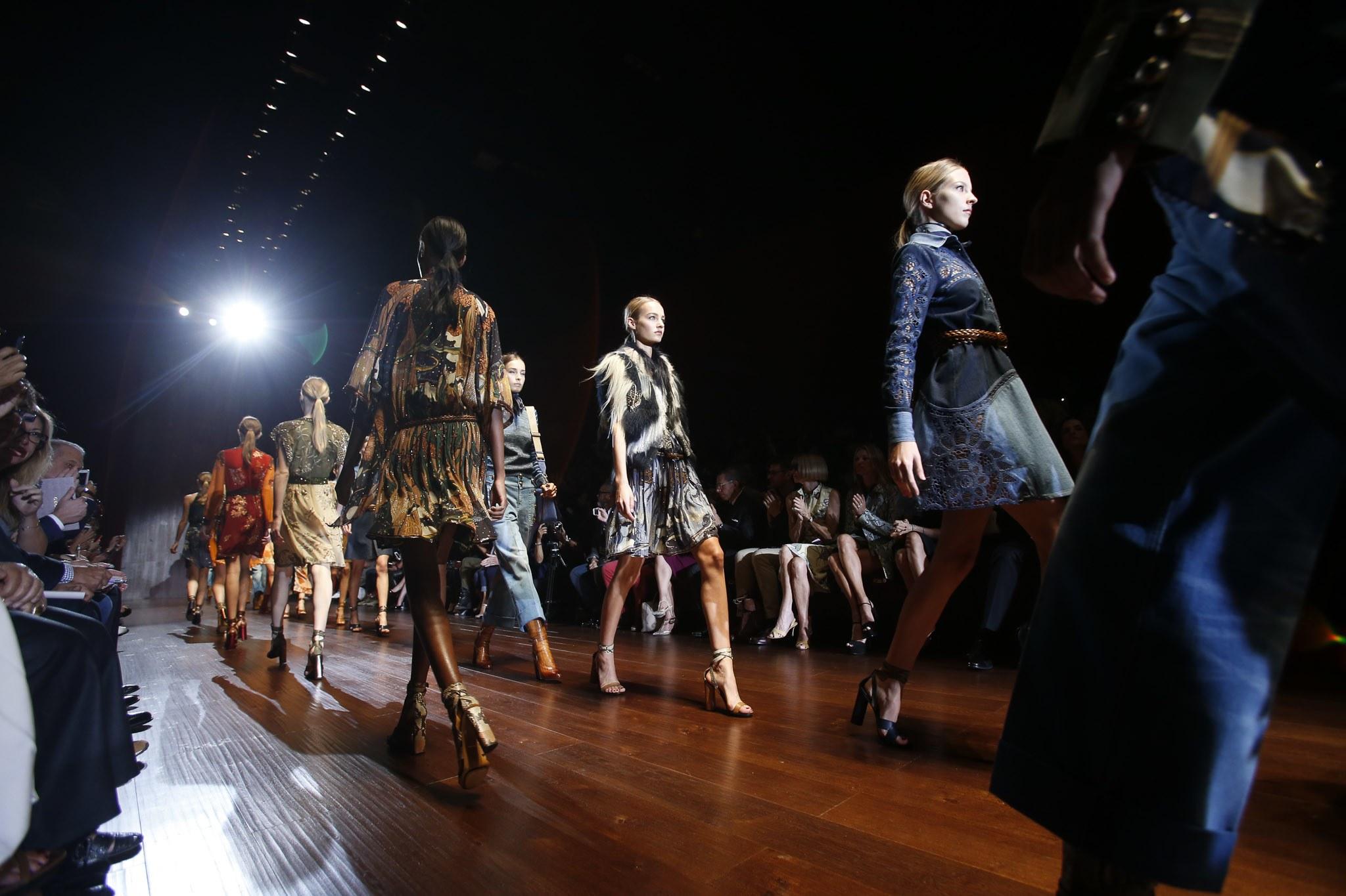 Gucci Lykke Li Python printemps 2015 Runway Escarpins à talons Taille 36 en vente 3